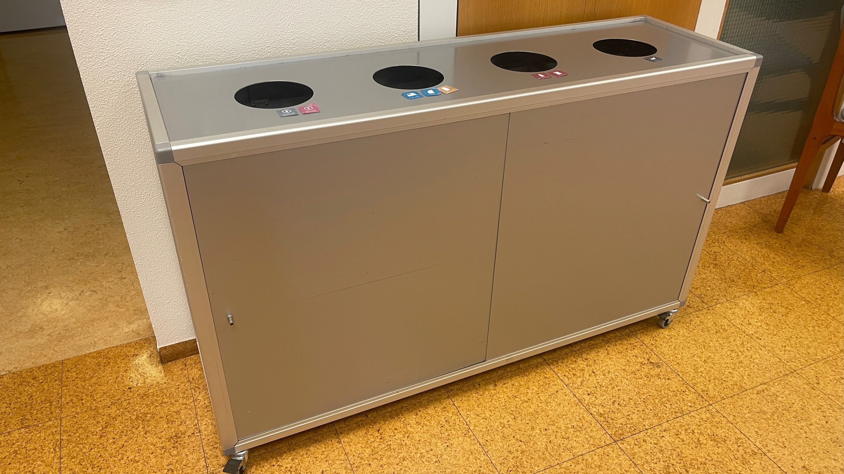 SELT / SOLD Flokkunarskápar á hjólum, B130 x D40 x H80 sm. - Alþingi 7