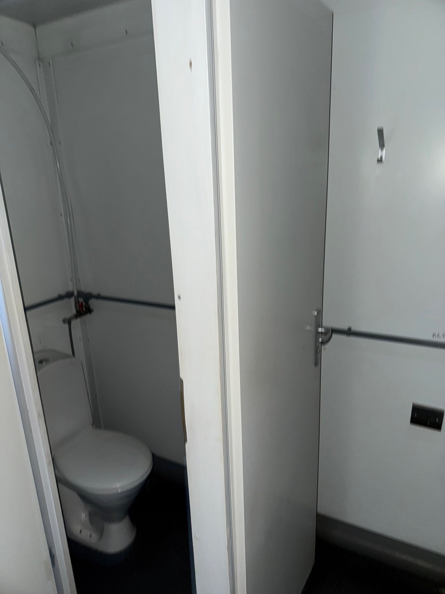 SELT / SOLD - 20 ft. WC gámur - klósett gámur 3