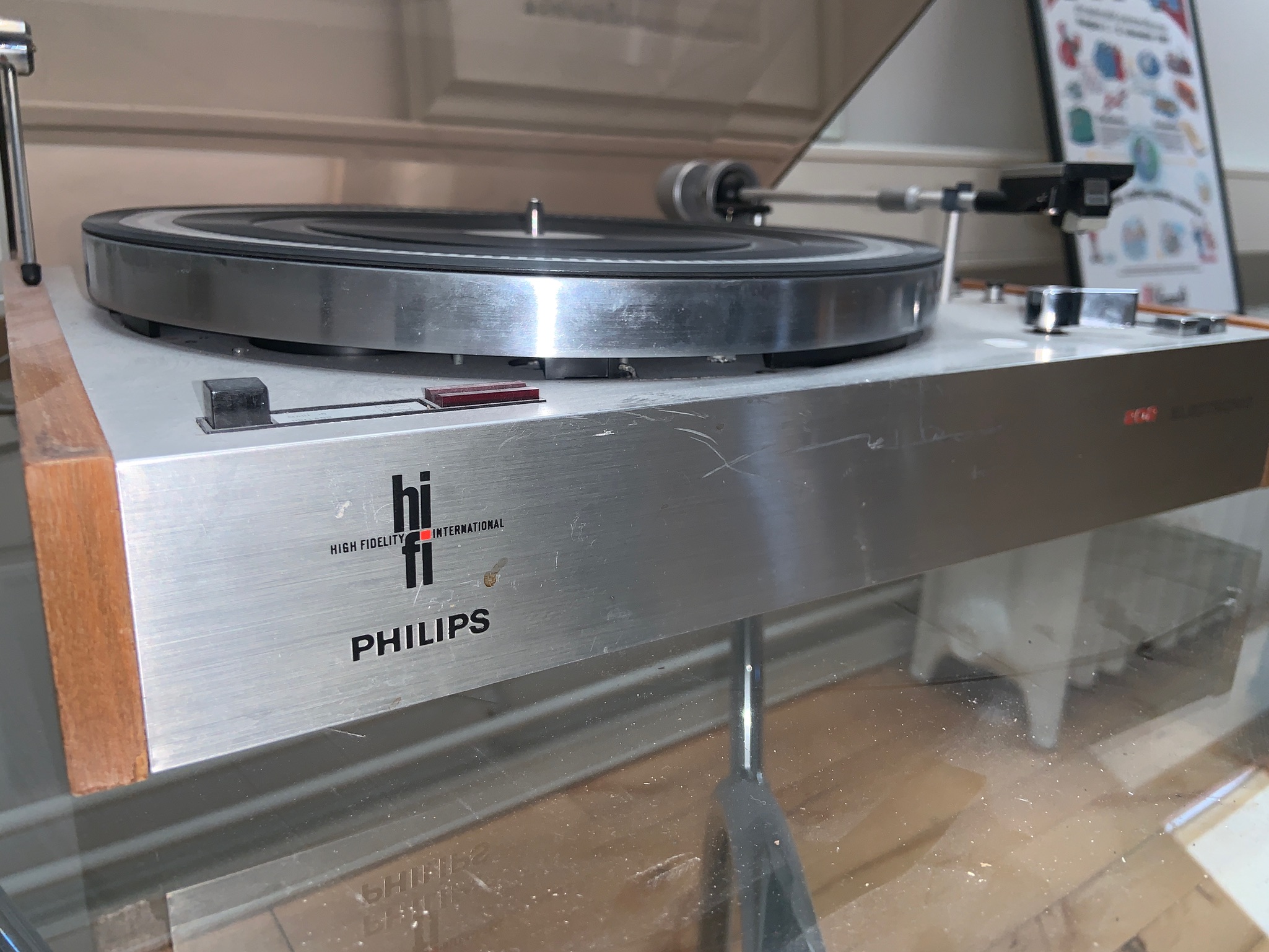 Endurnýtt/seldur- Philips 202 plötuspilari árg 1974 4