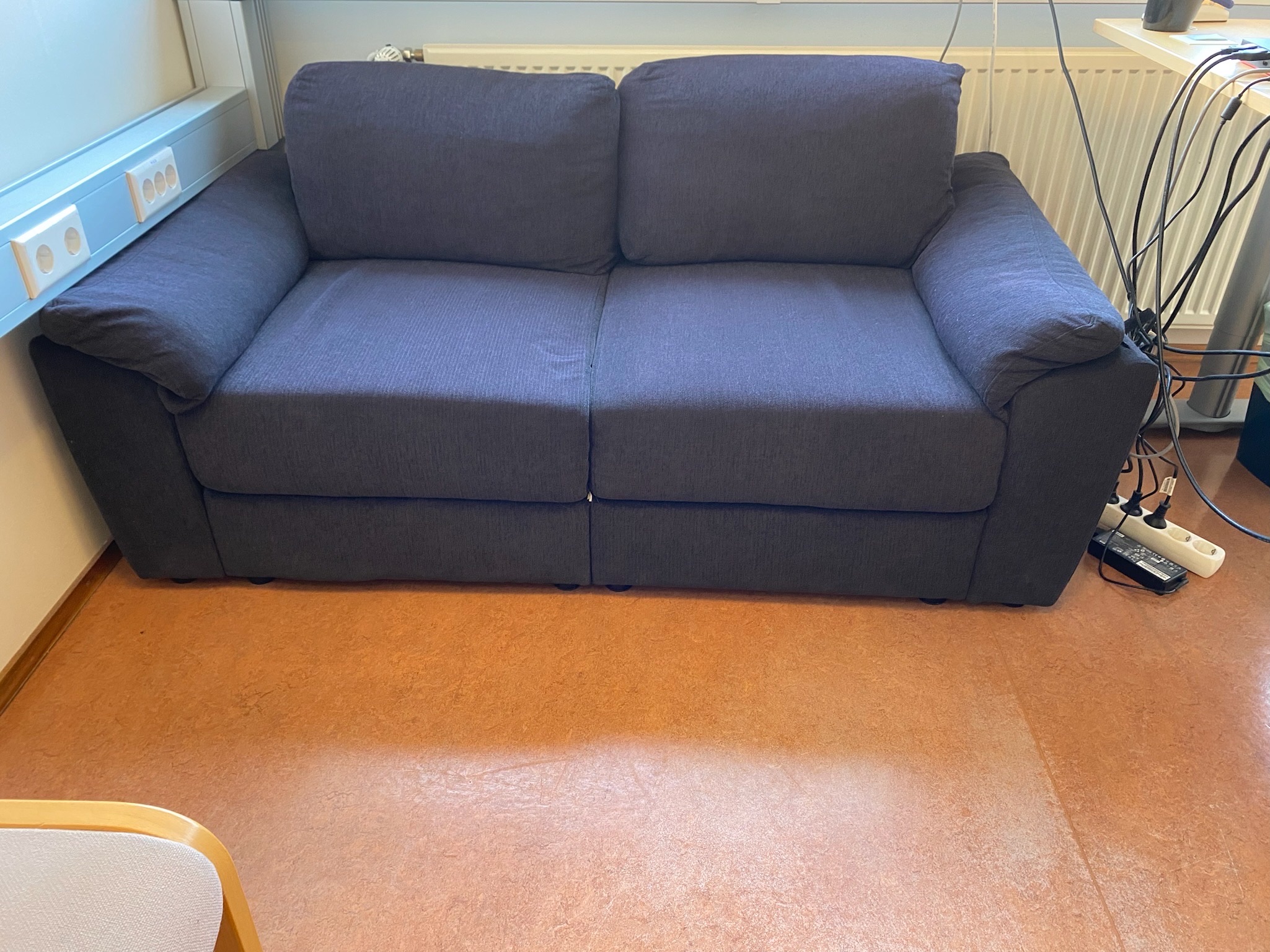 SELT / SOLD Sófi - blár - Alþingi 2