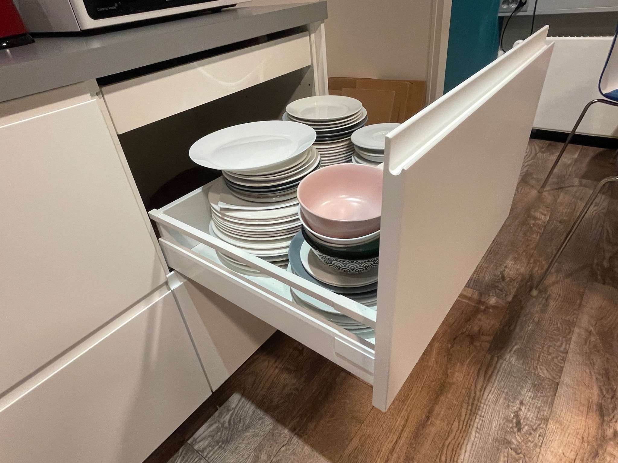 SELT / SOLD IKEA skápainnrétting, B244 x D63 x H92 sm. 4