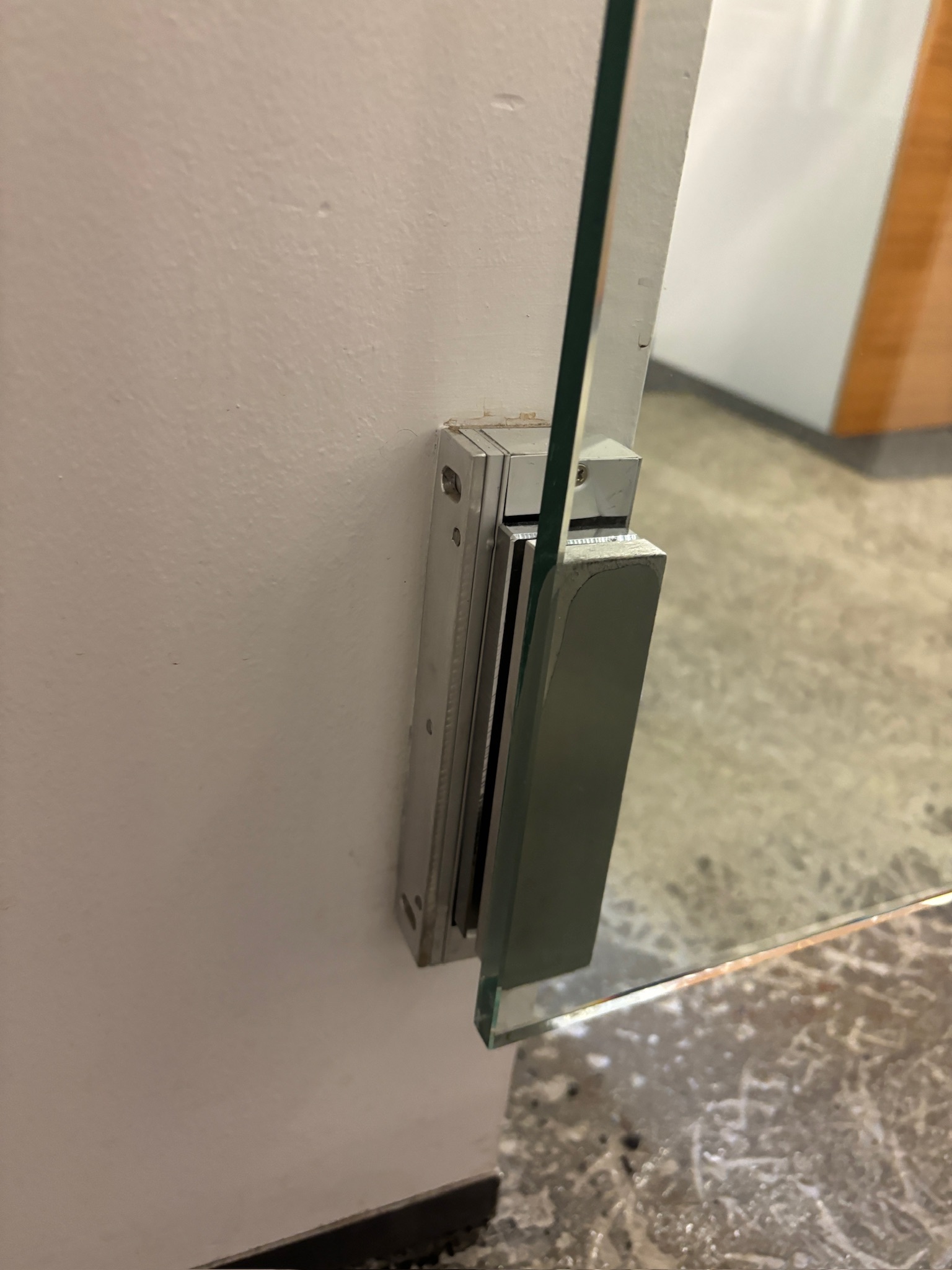 SELT / SOLD Glerhlið m.segullæsingu B95xH121sm. (2 stk) 12