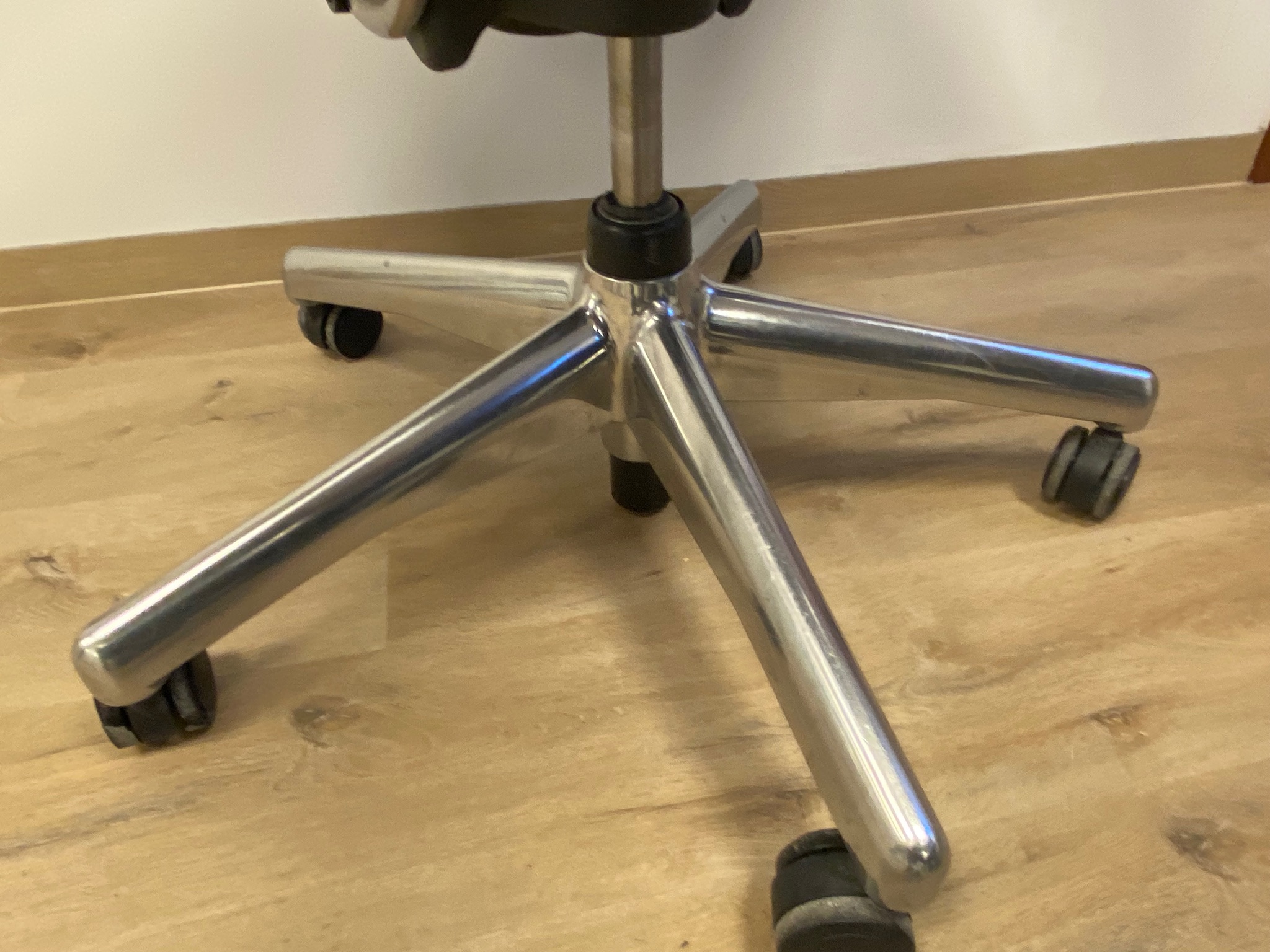 SELT / SOLD Herman Miller Aeron, B stærð 11