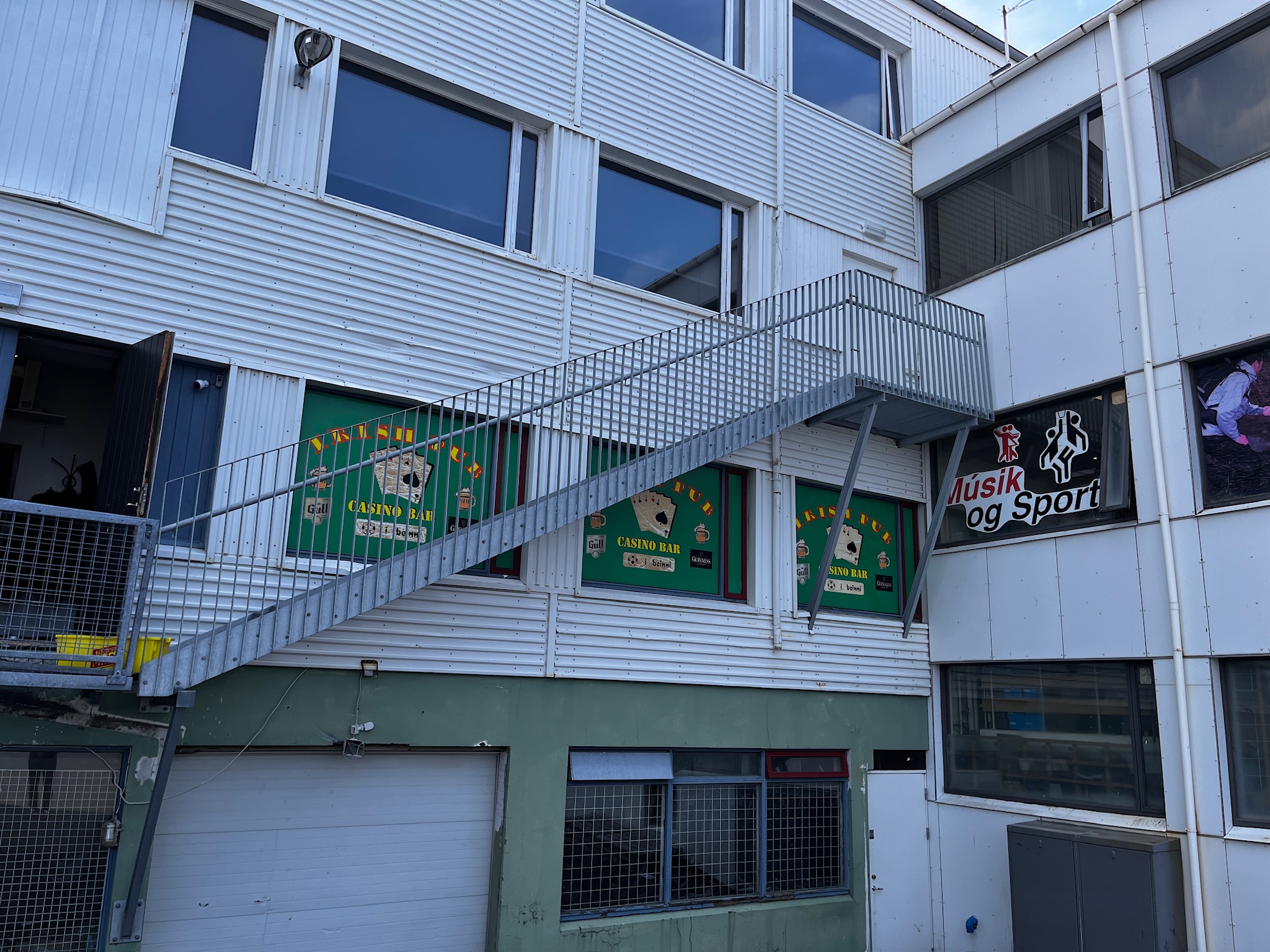 SELT / SOLD - Neyðarstigi / neyðartröppur 7 metrar. 3 hæðir