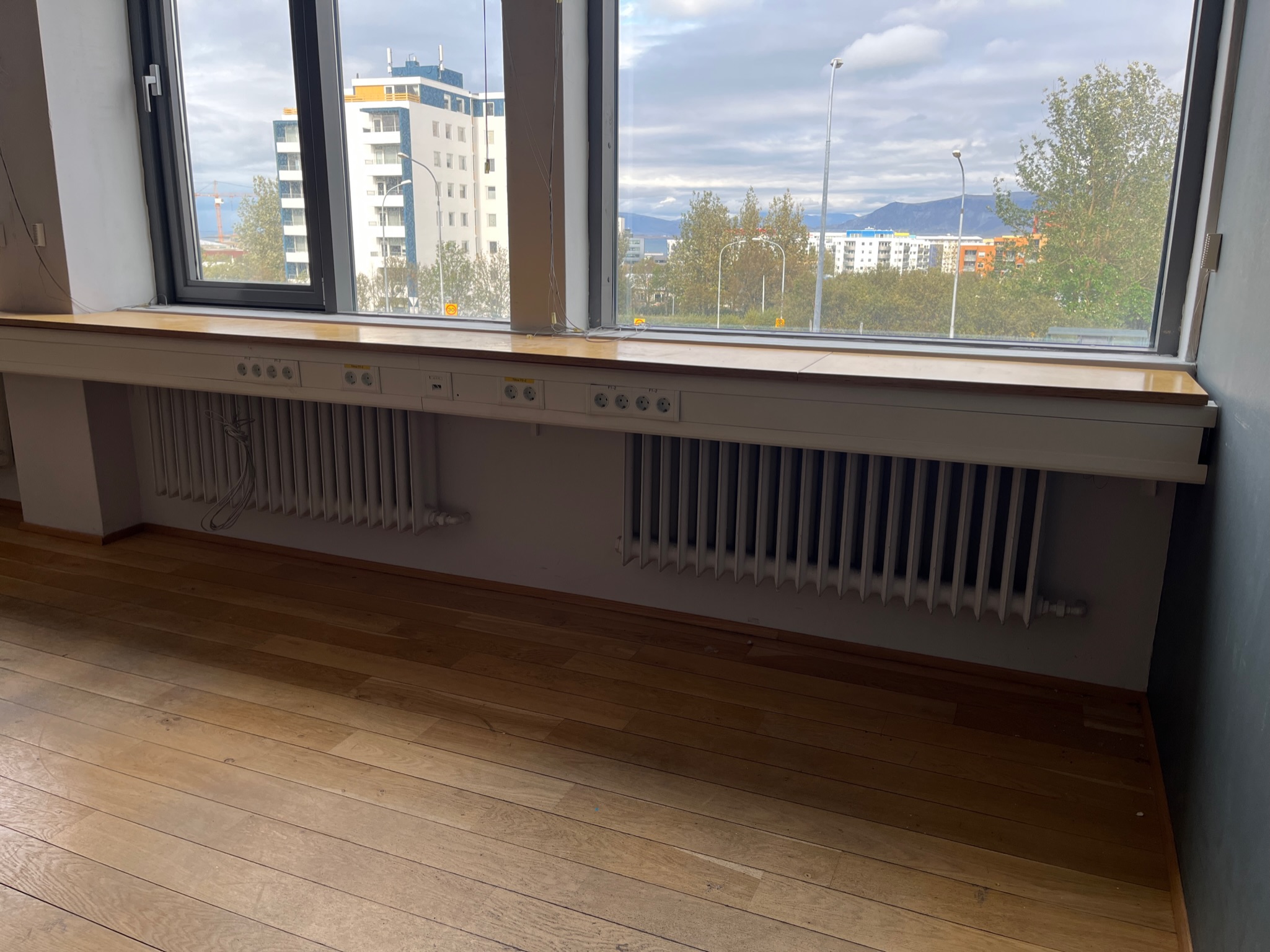SELT / SOLD - Rafmagnsstokkar - 200 metrar 7