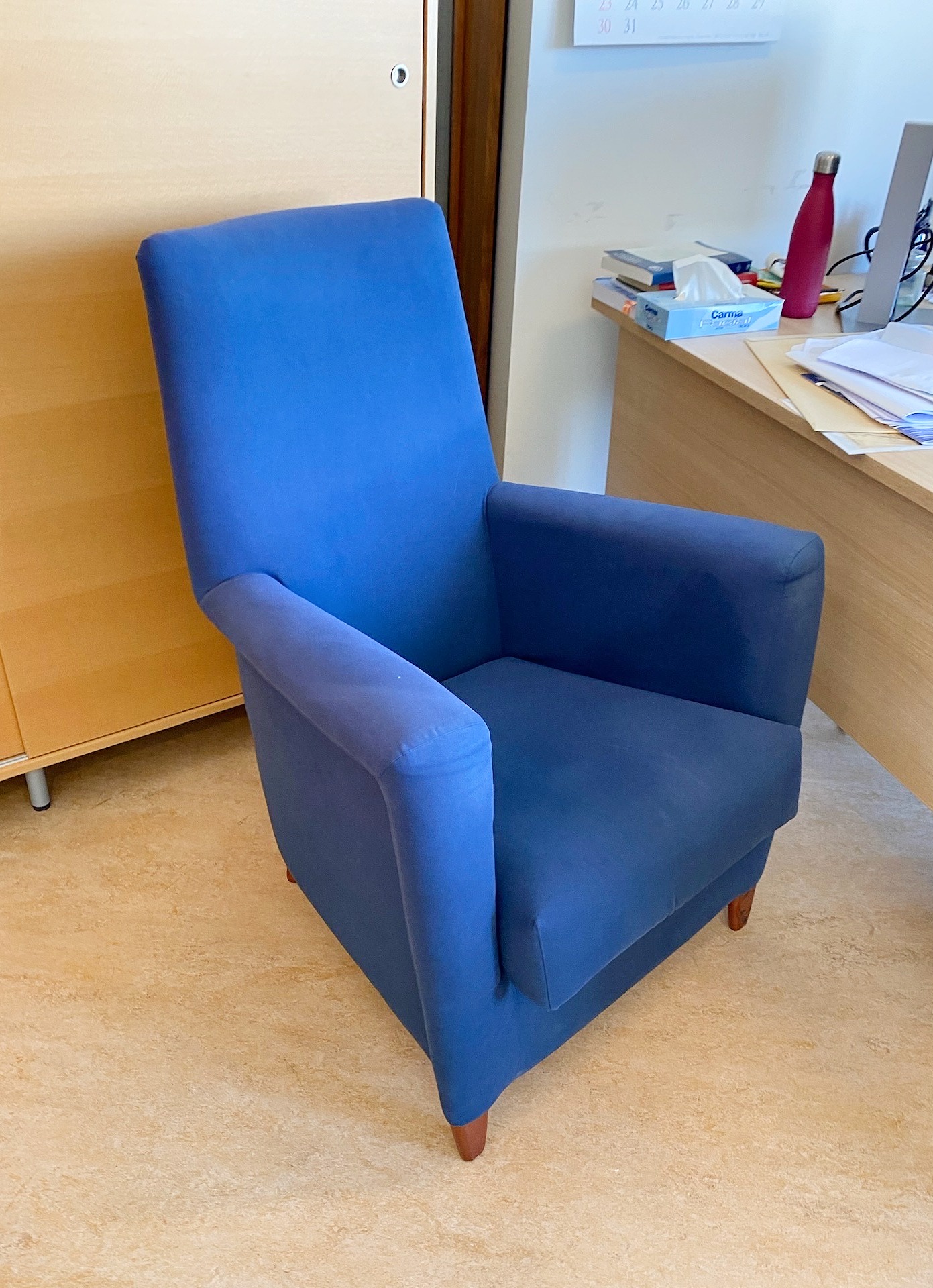SELT / SOLD Taustóll blár - nokkrir stólar til - Alþingi