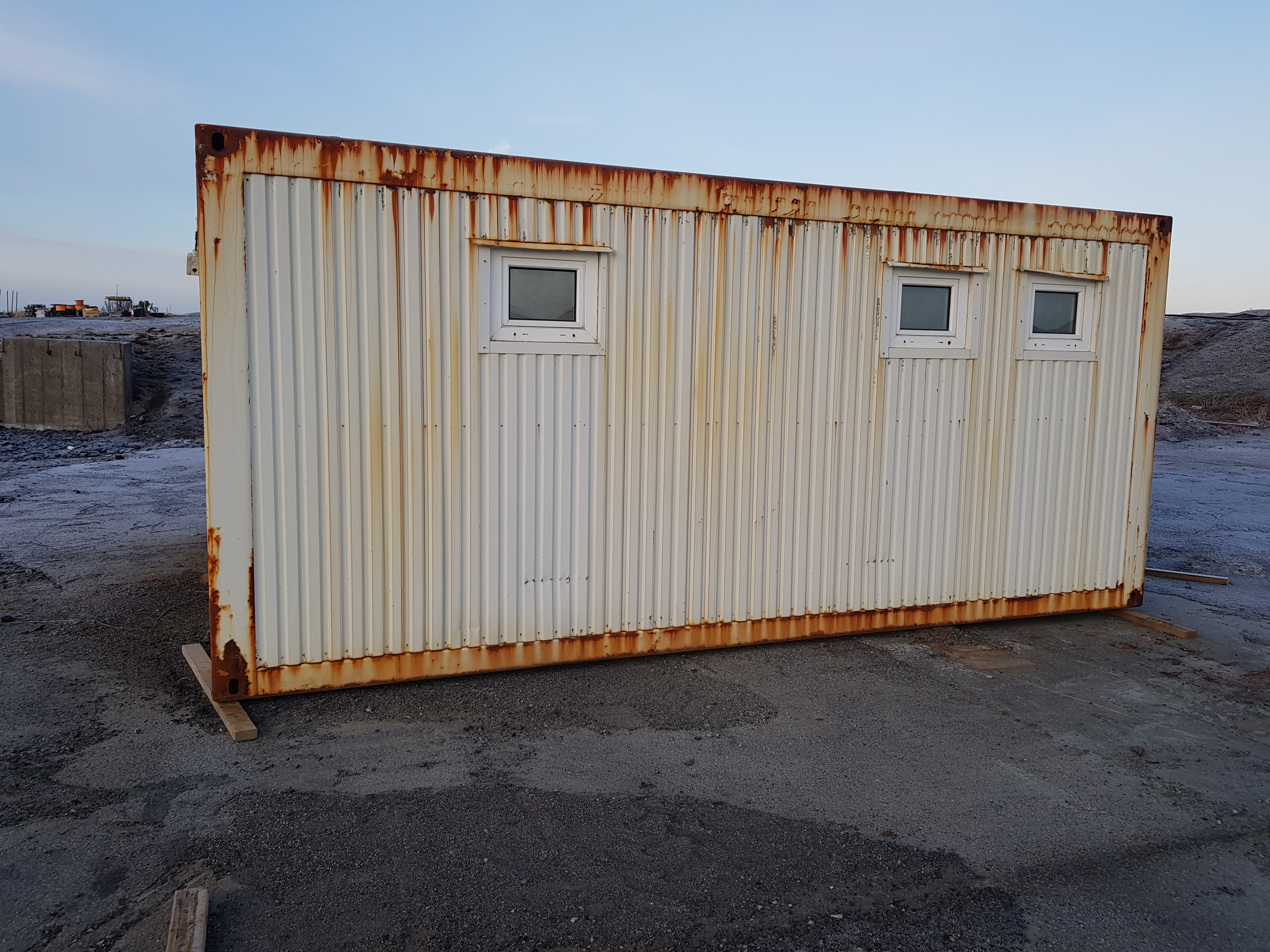 SELT / SOLD - Gámur nr. 13 og nr. 14 - 20 fet -einangraðir 5