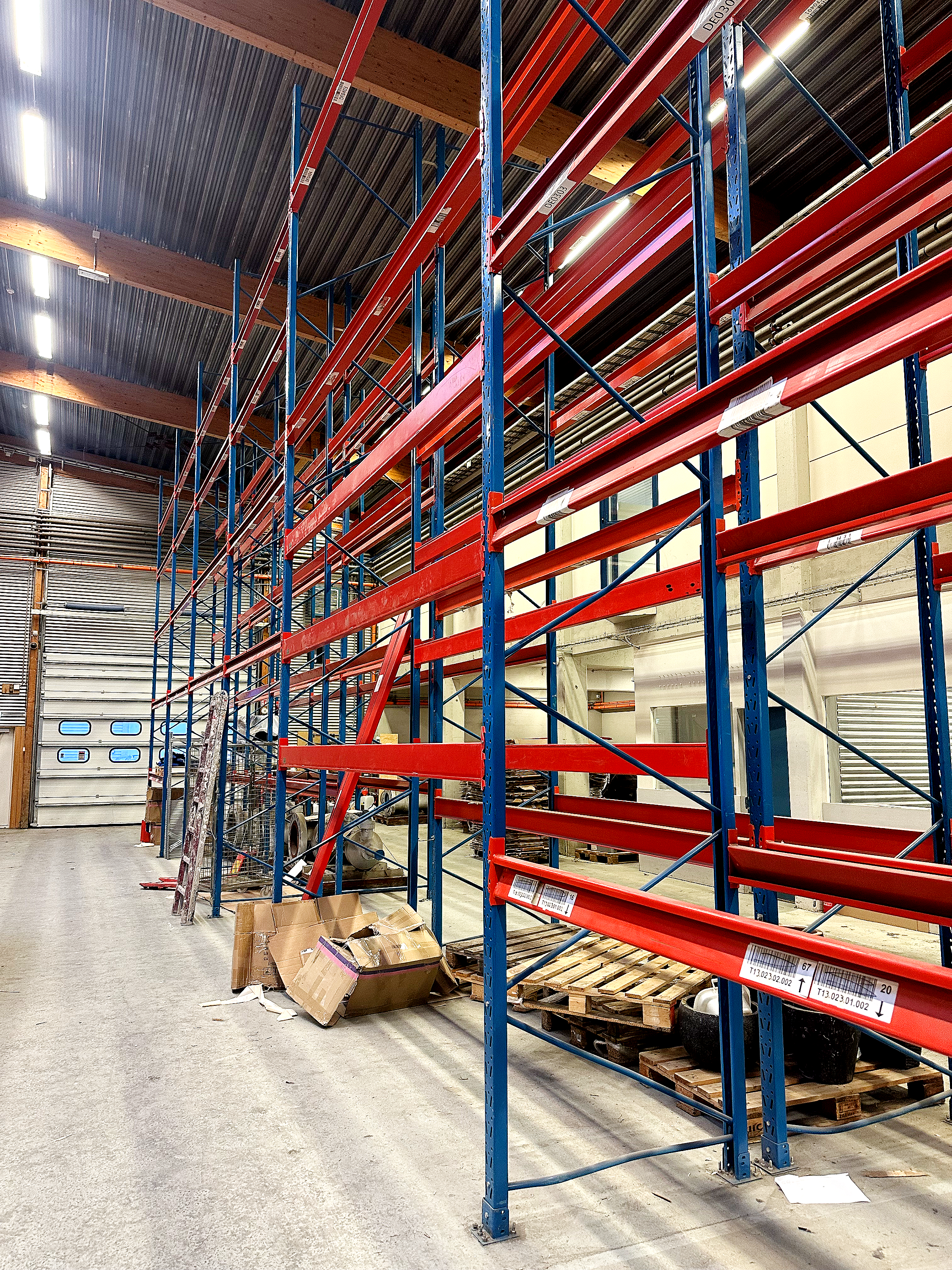 SELT / SOLD Brettarekkar, H7m x B270 x D110 sm.