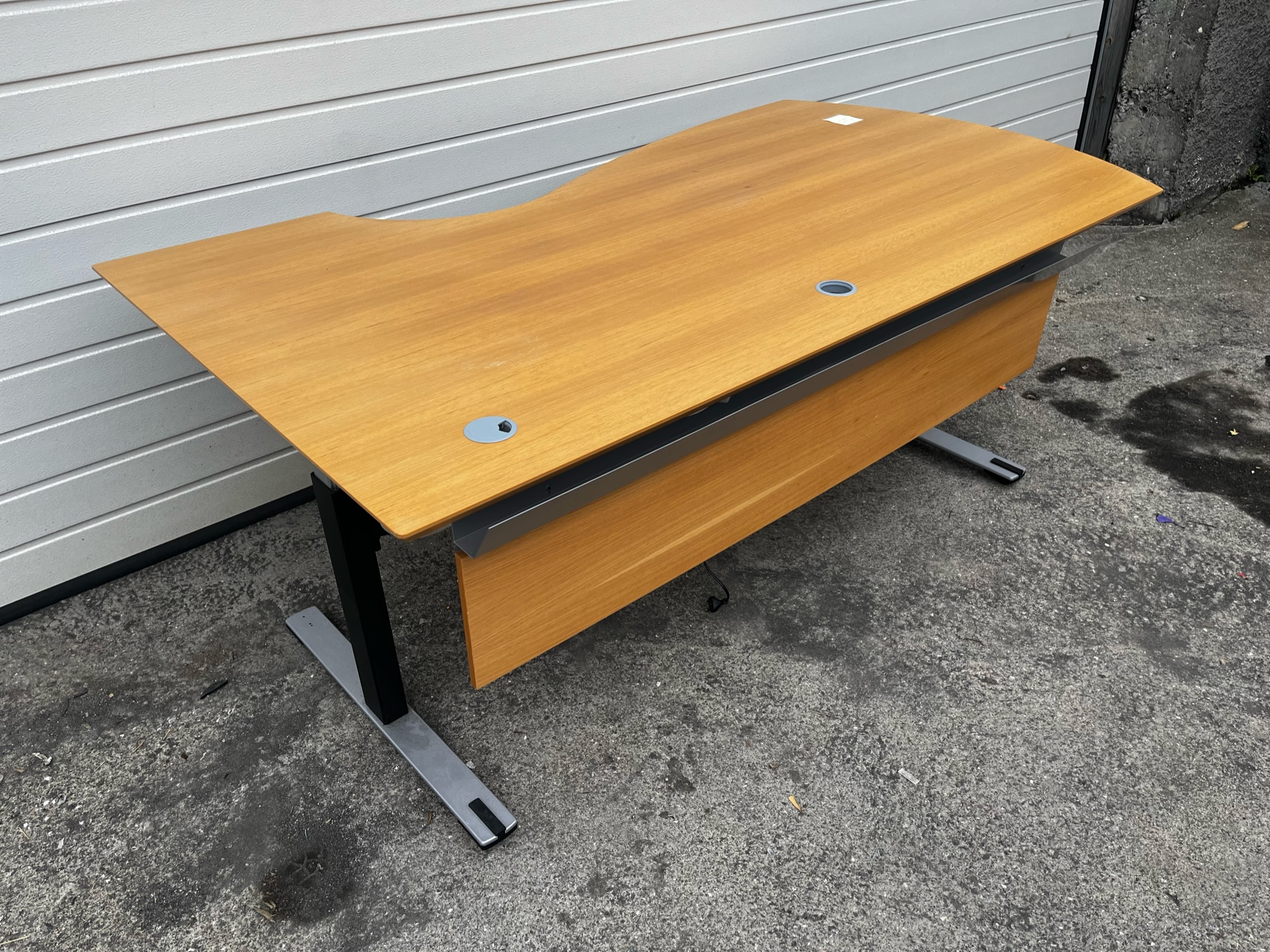 SELT / SOLD Rafmagnsborð 3