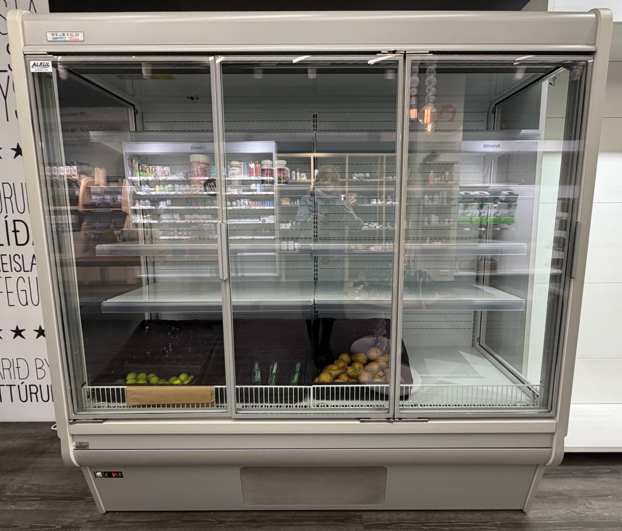 SELT / SOLD De Rigo 3ja glerhurða kælir 2