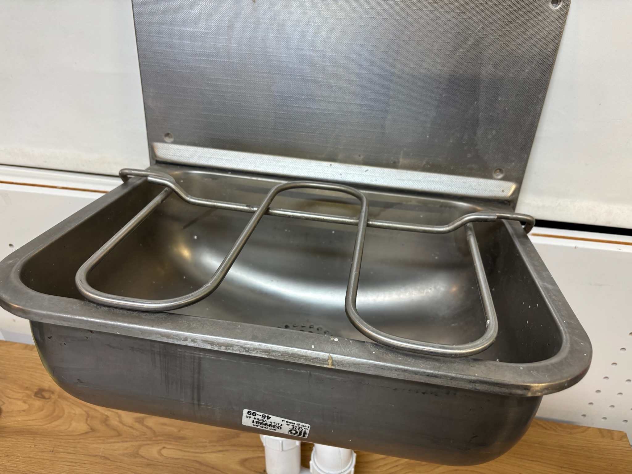 SELT / SOLD Ryðfrí handlaug 7