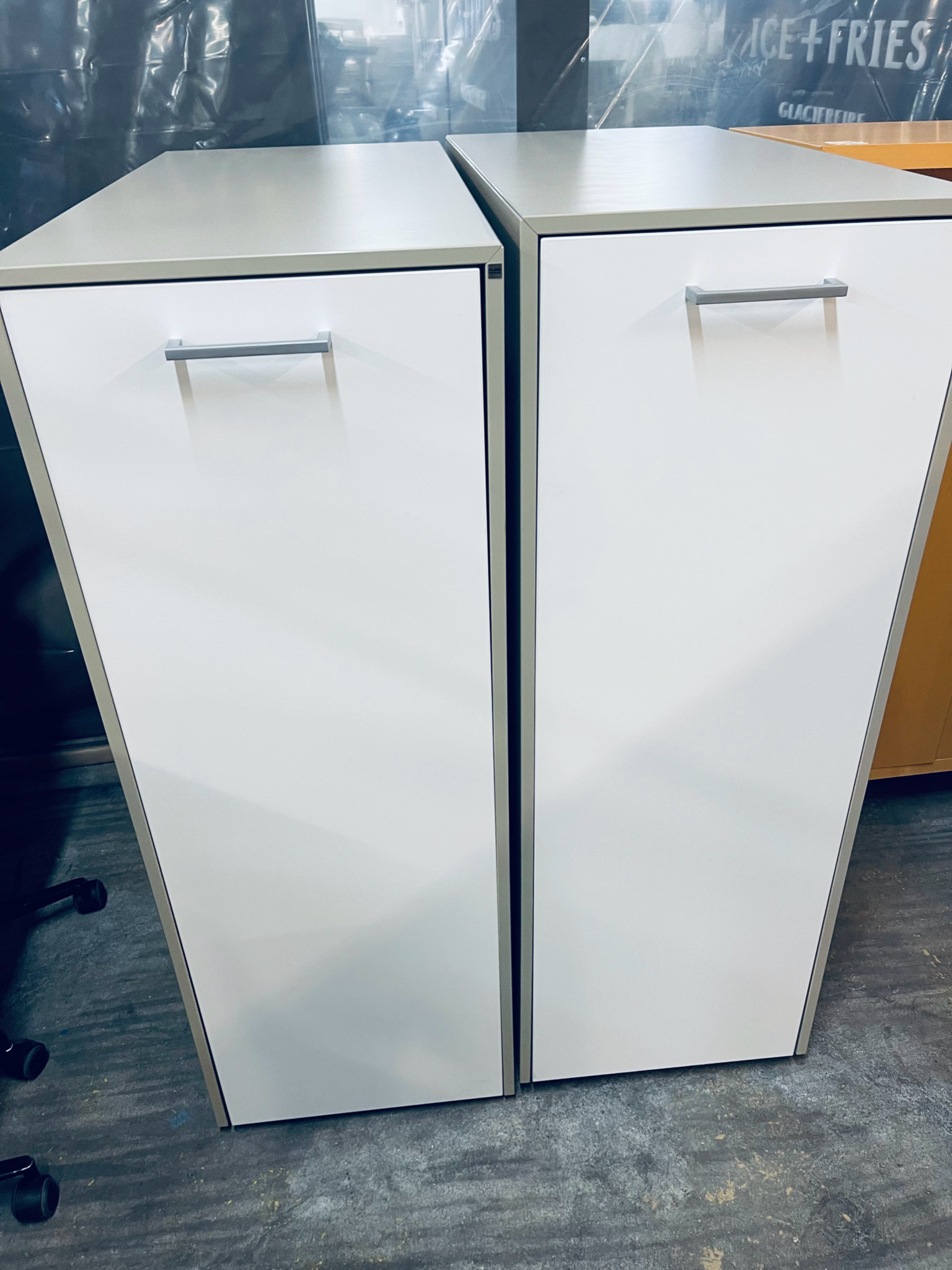 SELT / SOLD Cube Design Quadro turnskápur