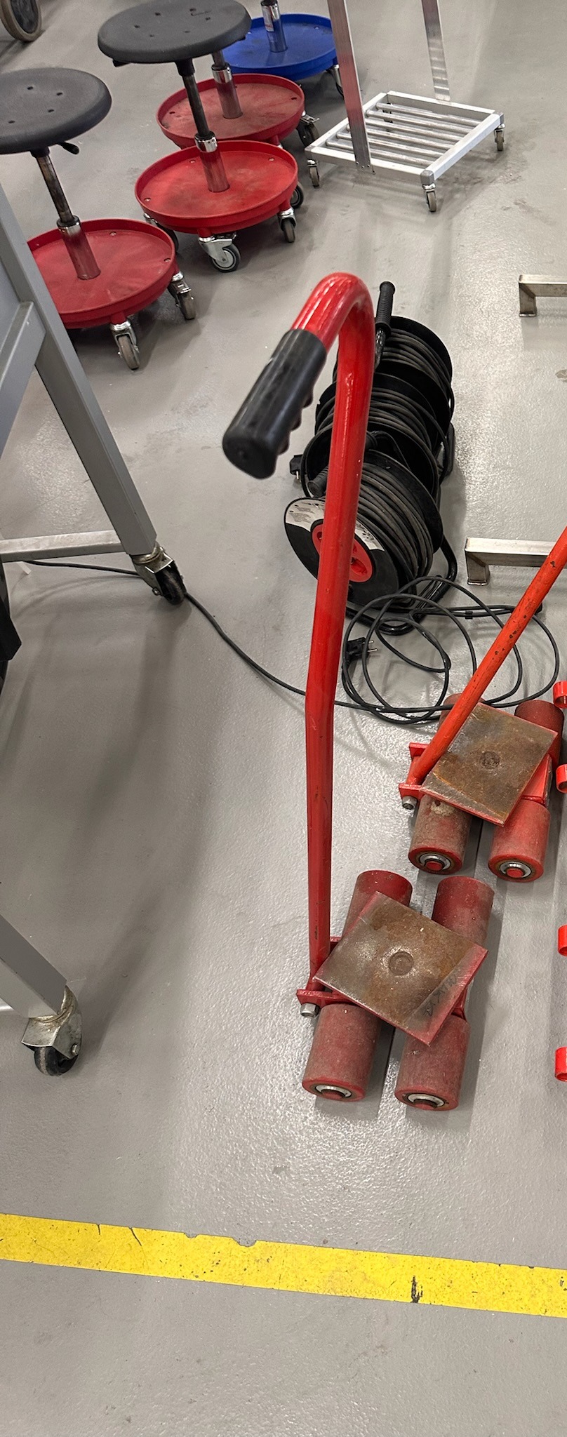 SELT / SOLD Skriðdrekar, léttitæki 2