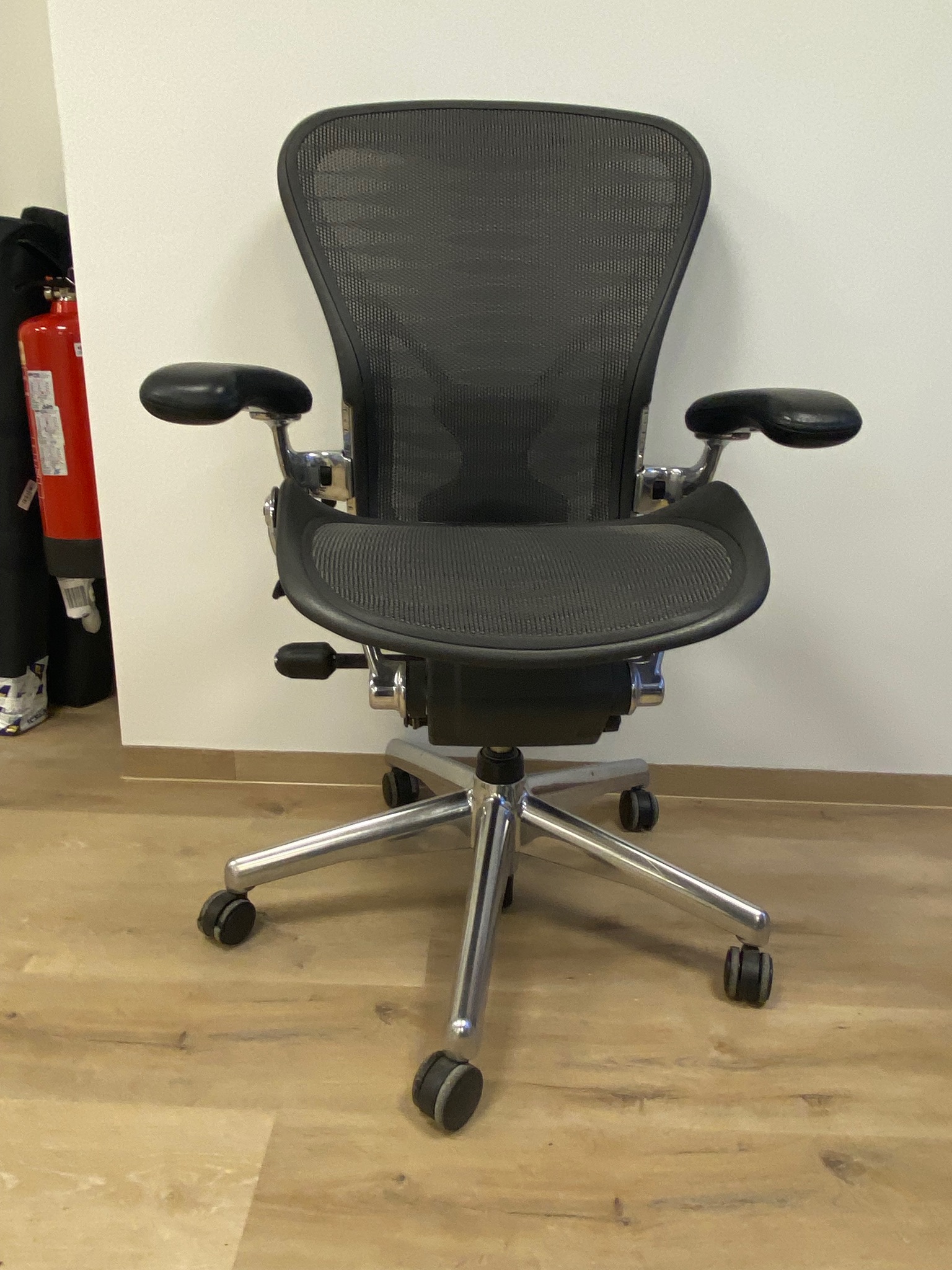 SELT / SOLD Herman Miller Aeron, B stærð