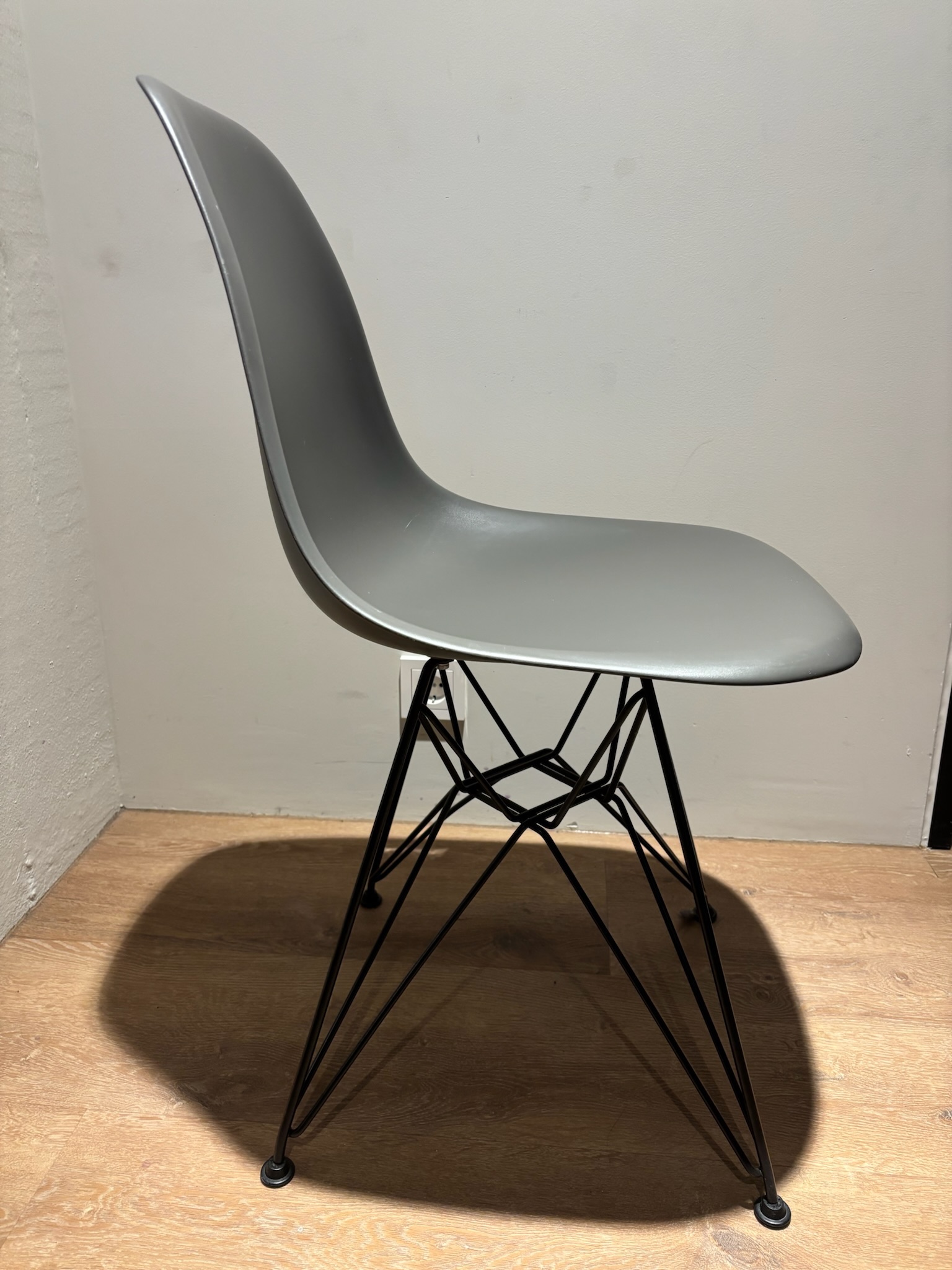 SELT / SOLD Vitra borðstofustóll frá Pennanum 2
