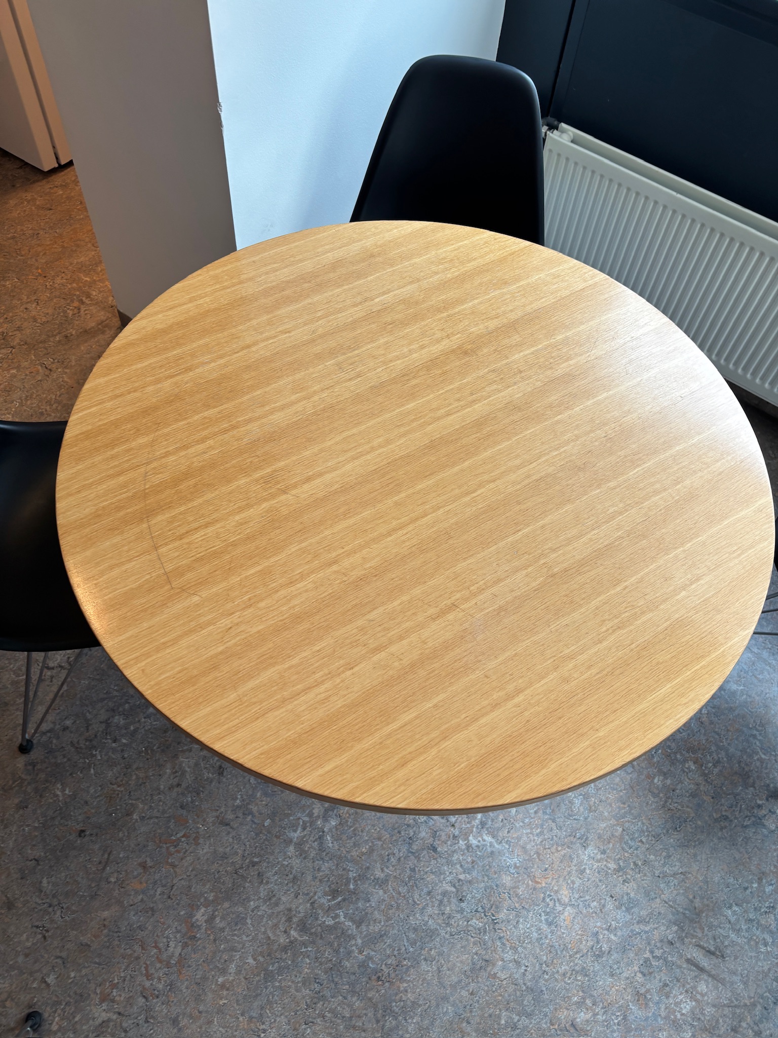 SELT / SOLD Hringborð, Ø100xH74sm. 2