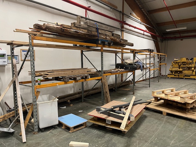 SELT / SOLD Brettarekkar, H210 x B250 x D100 sm. - Reykjanesbær 4