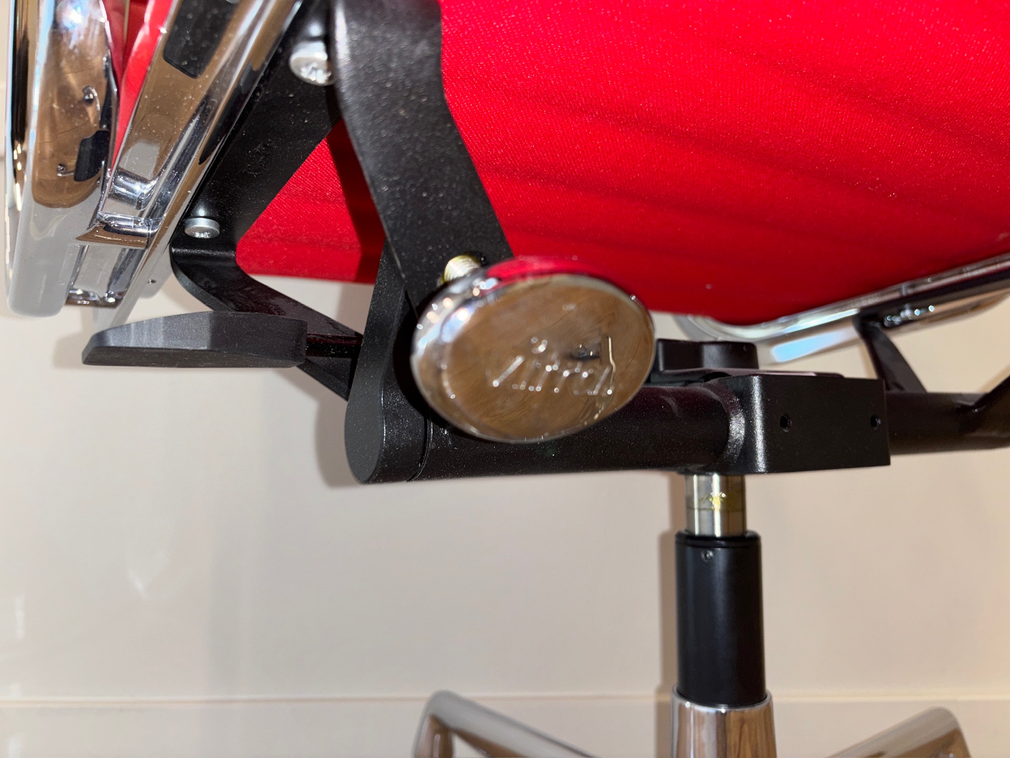 SELT / SOLD Vitra fundarstóll frá Pennanum 8