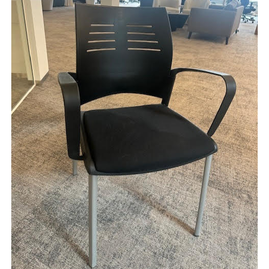 SELT / SOLD Actiu fundarstóll frá EG skrifstofuhúsgögn