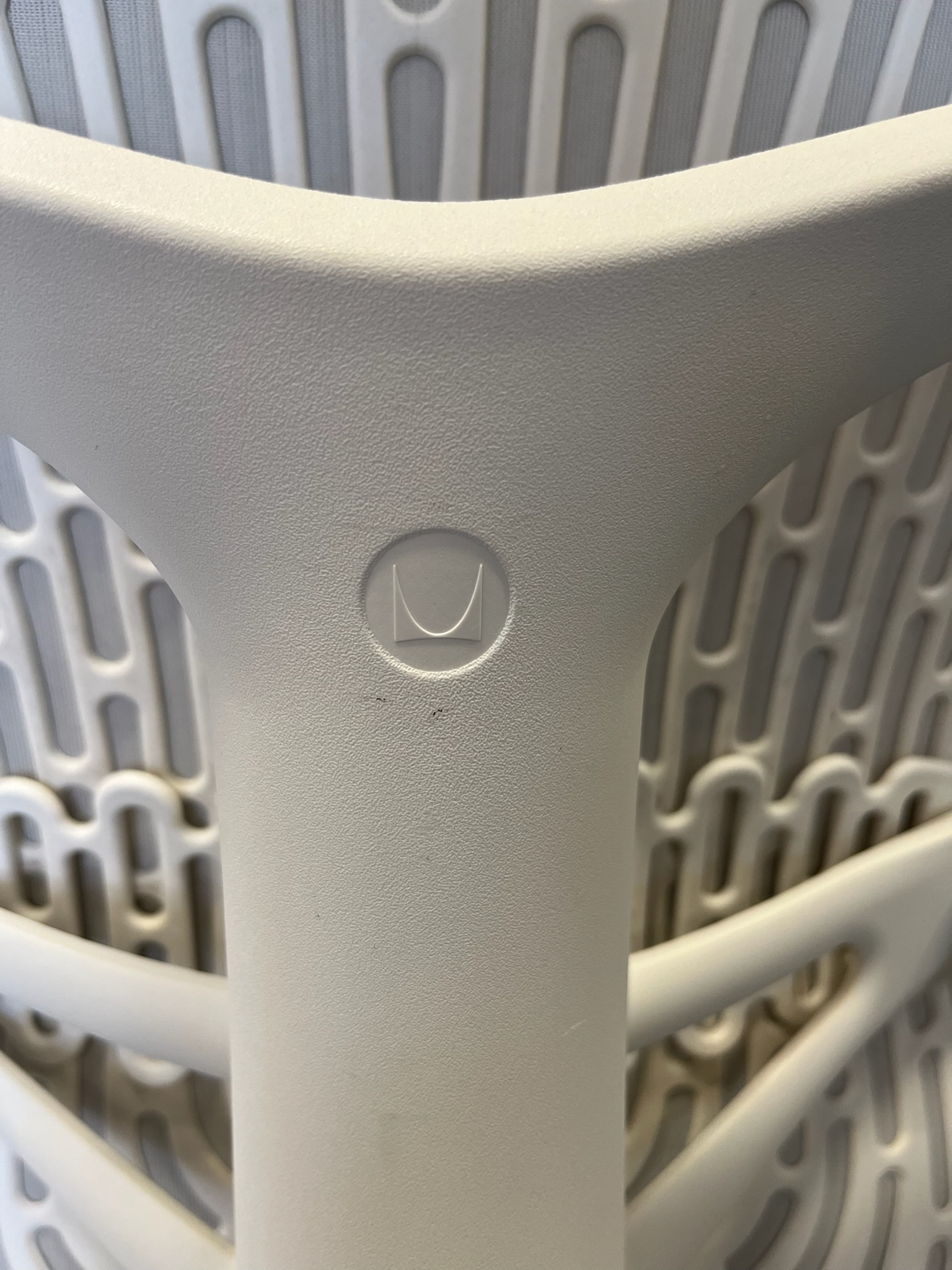 SELT / SOLD Herman Miller Mirra 2 skrifborðsstóll frá Pennanum 9