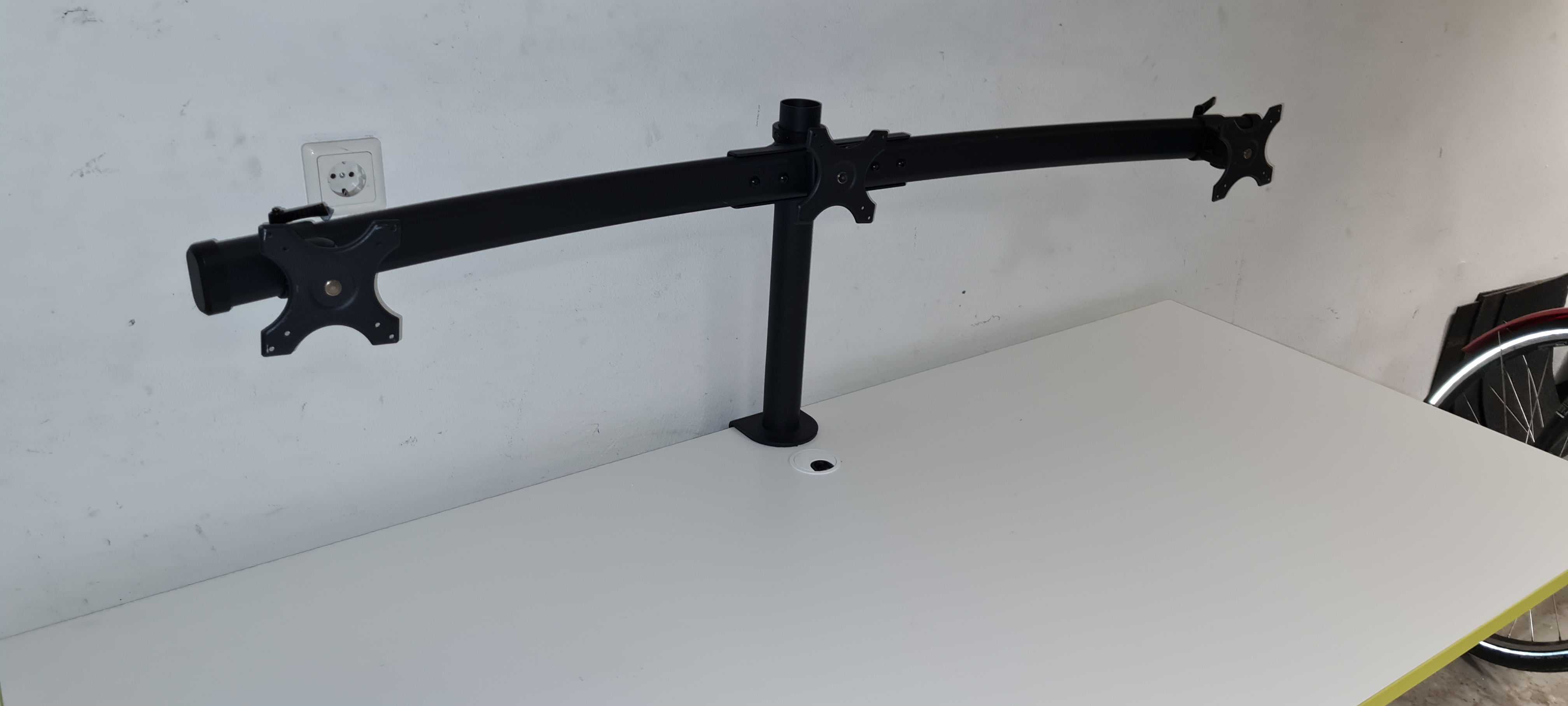 SELT / SOLD Skjástandur - skjáfesting - 3gja arma - vandaður