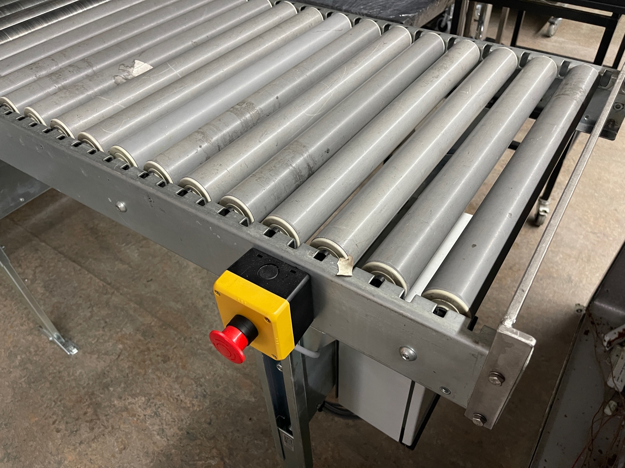 SELT / SOLD Soco System rafdrifið færiband m.snertirofa, L305xB57sm. 10