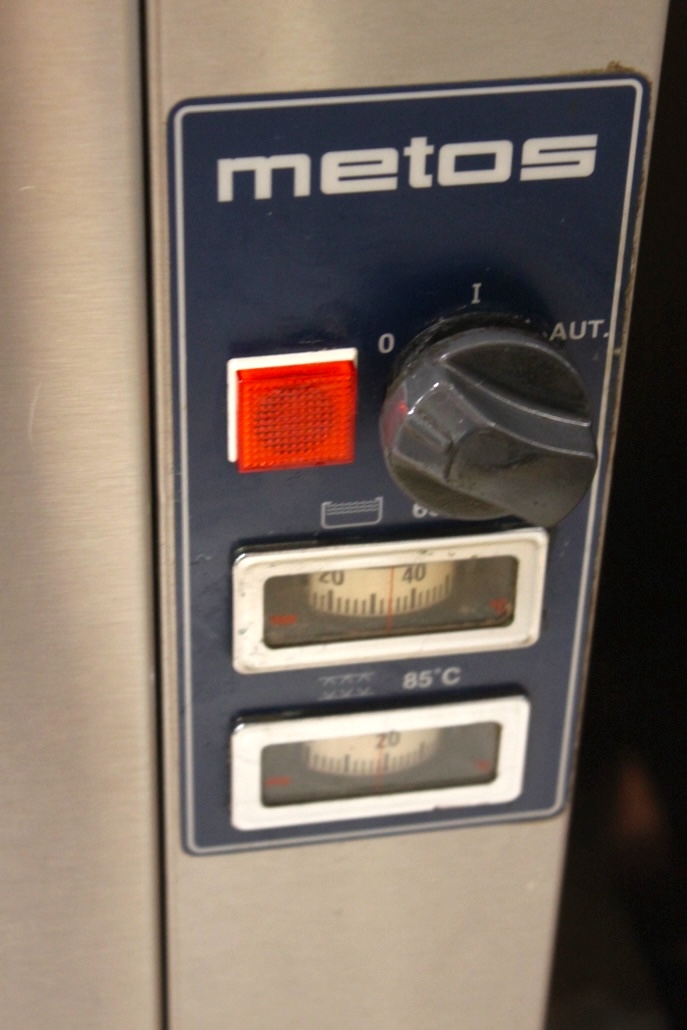 SELT / SOLD Metos húddvél með sápuskammtara 6