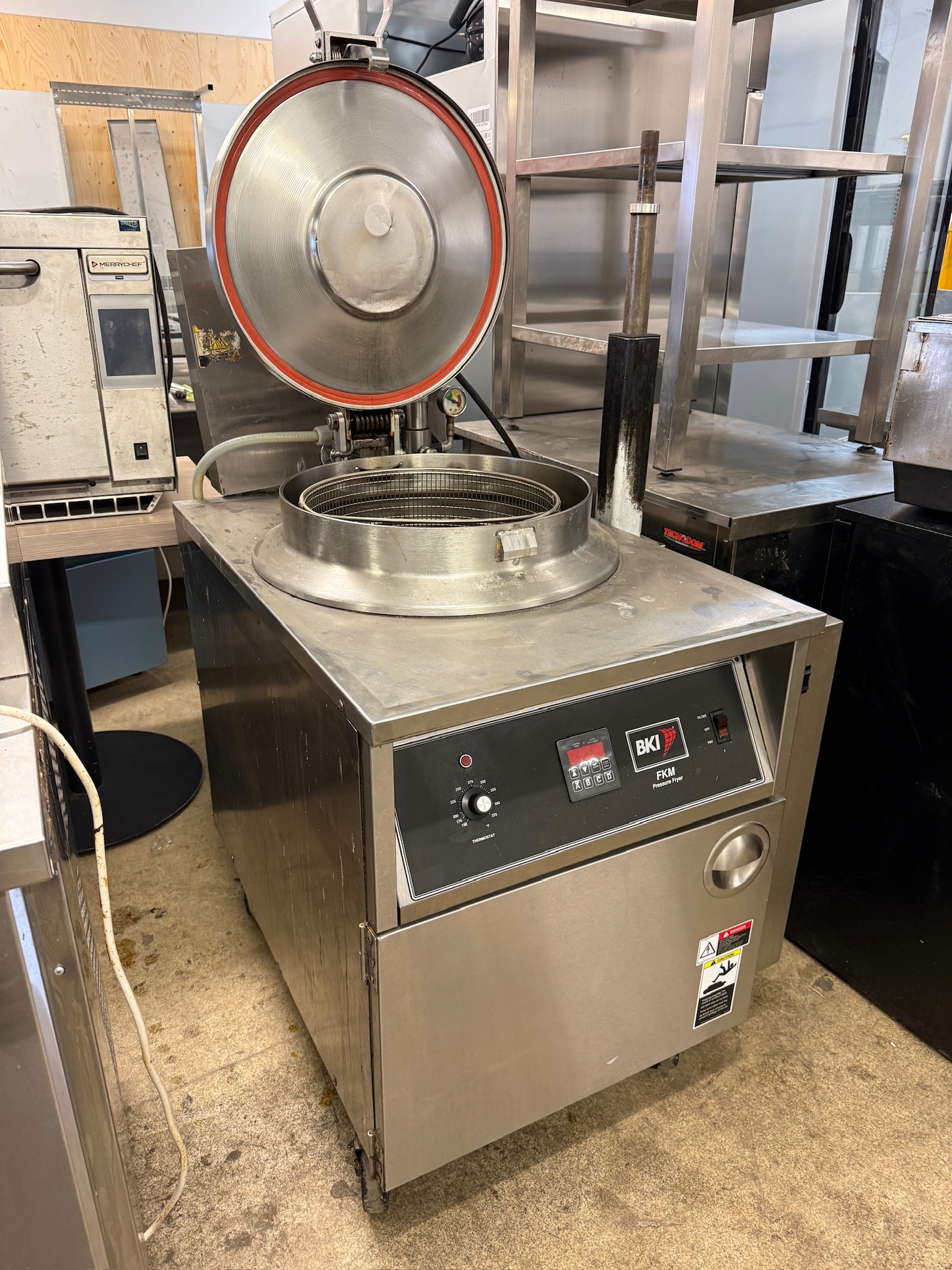 BKI djúpsteikingar þrýstipottur (pressure fryer) 8