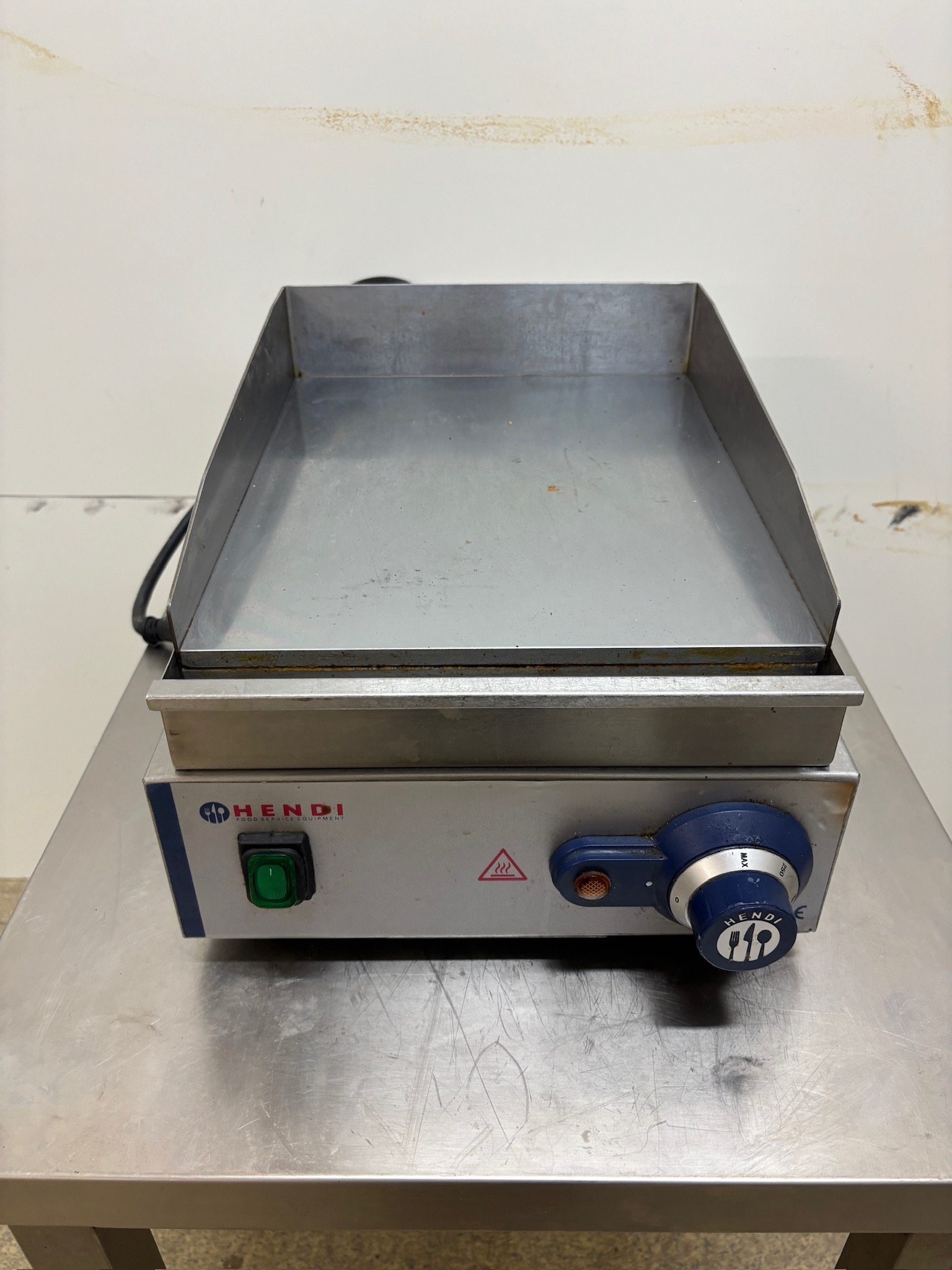 SELT / SOLD Hendi grillpanna, raf D38 x B30 x H25 sm. 3