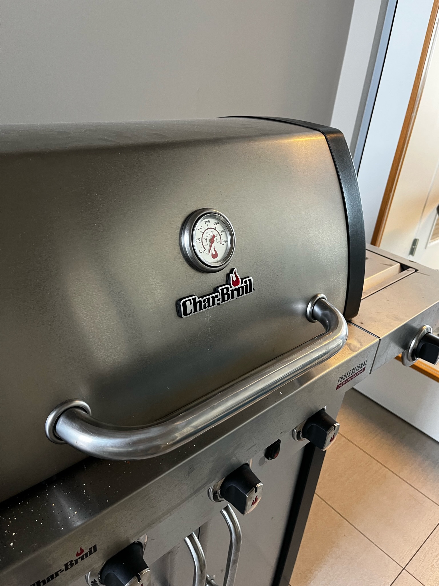 SELT / SOLD Char-Broil gas grill - Vel með farið 4