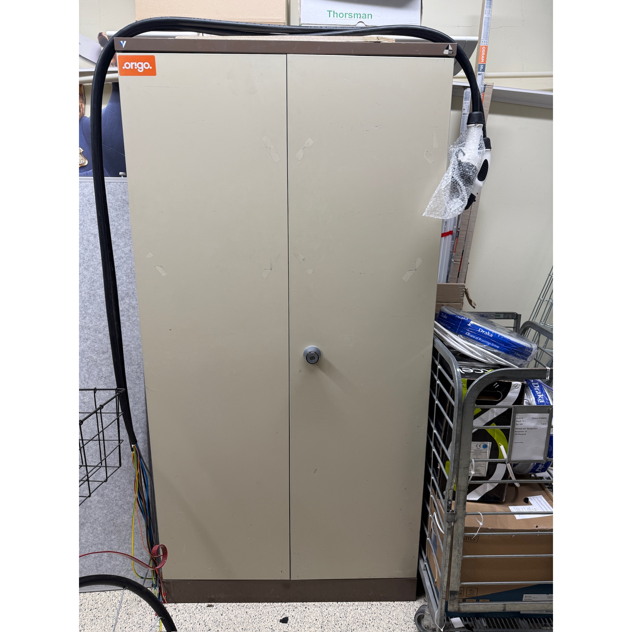 SELT / SOLD Járn skápur - H183 x B91 x D48 sm