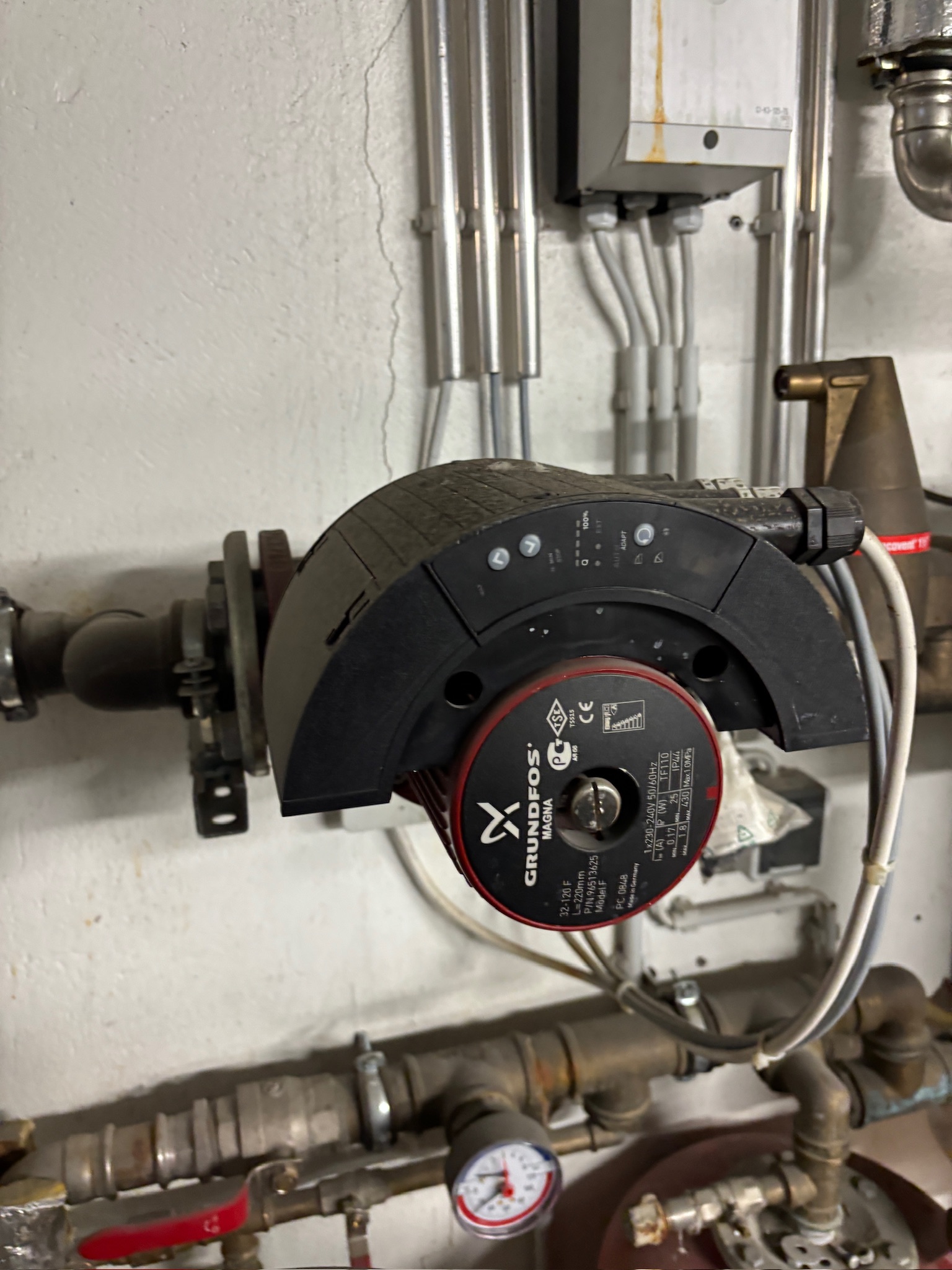 SELT / SOLD Grundfos orkuskilvirk hraðastýrð dæla