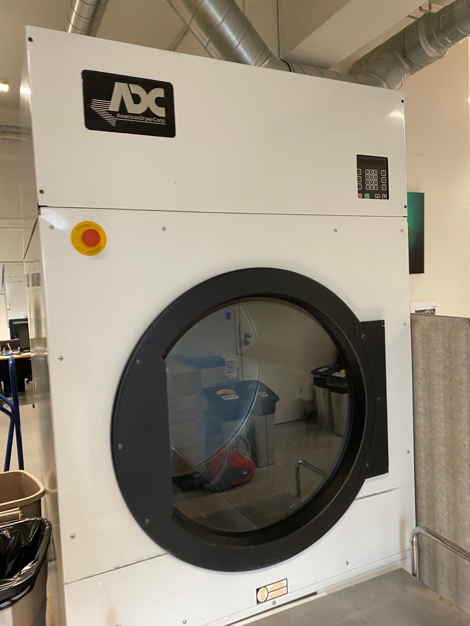 SELT / SOLD - American Dryer Corp. iðnaðarþurrkari rafmagns 72 kw 4