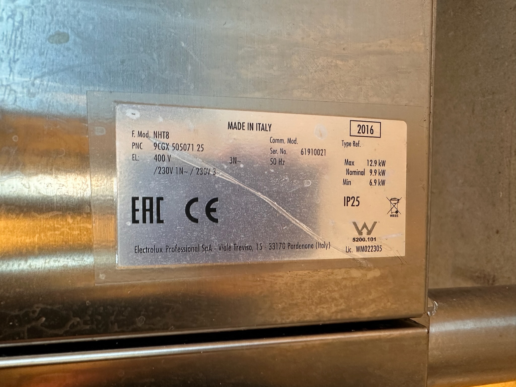SELT / SOLD Zanussi húddvél, H158 x B62 x D75 sm. 9