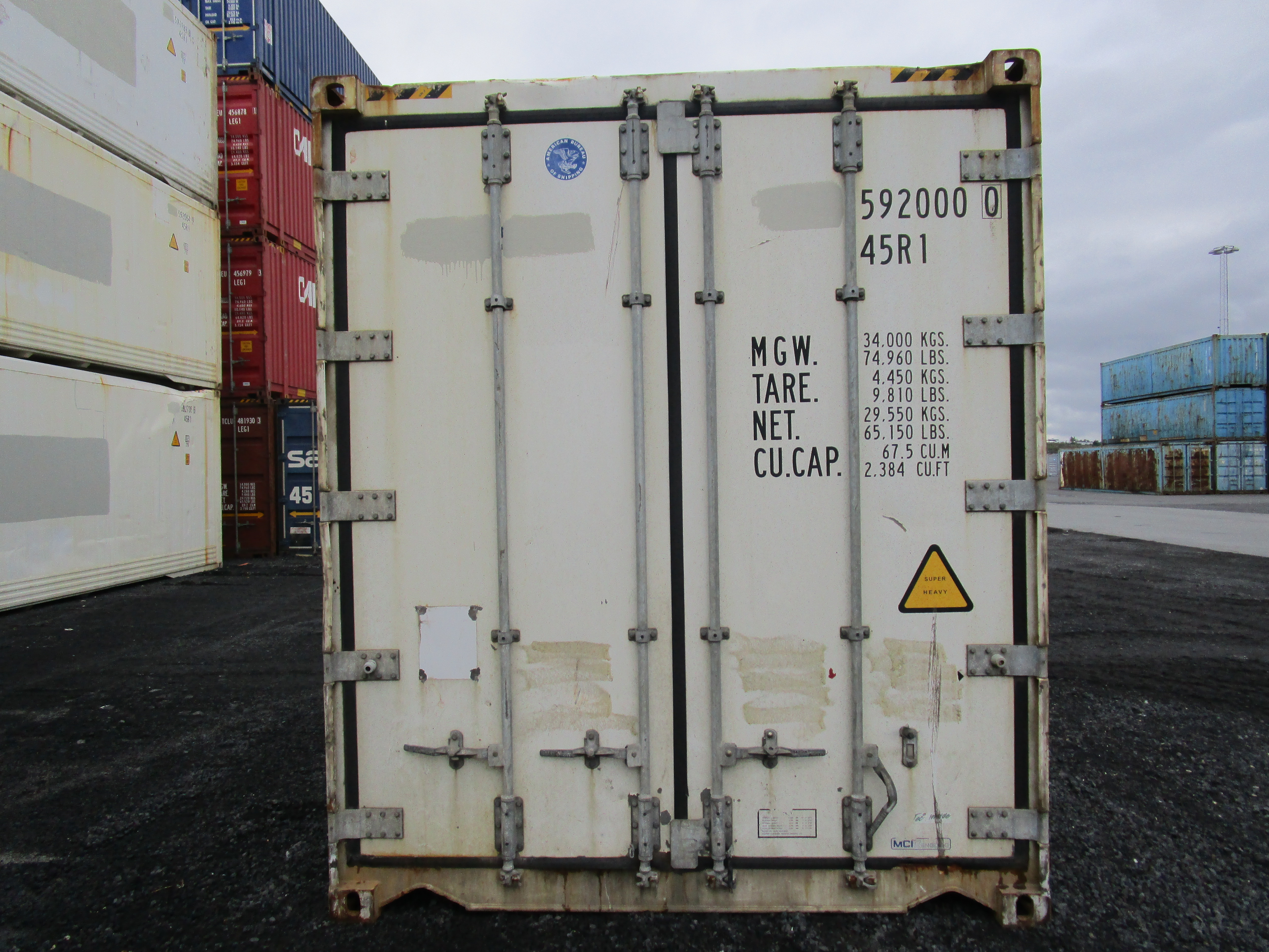 SELT / SOLD - Gámur 25 - 40 fet - einangraður ssnr 592000