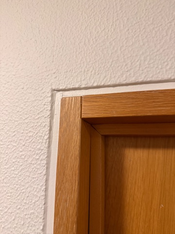 SELT / SOLD Viðarhurðar m pumpu og körmum 15