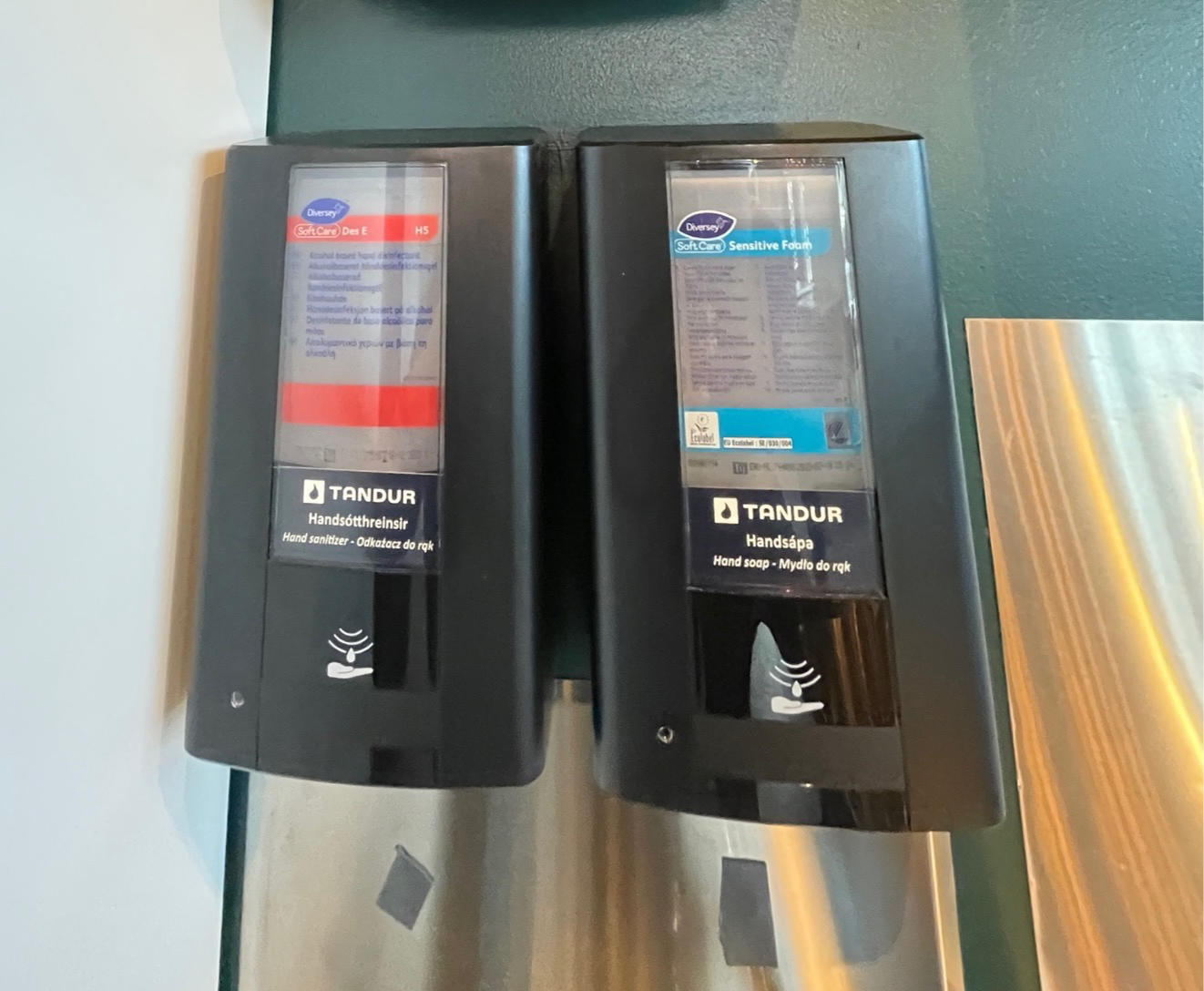 SELT / SOLD Tandur handsótthreinsiskammtari, handsápuskammtari og handþurrka 2