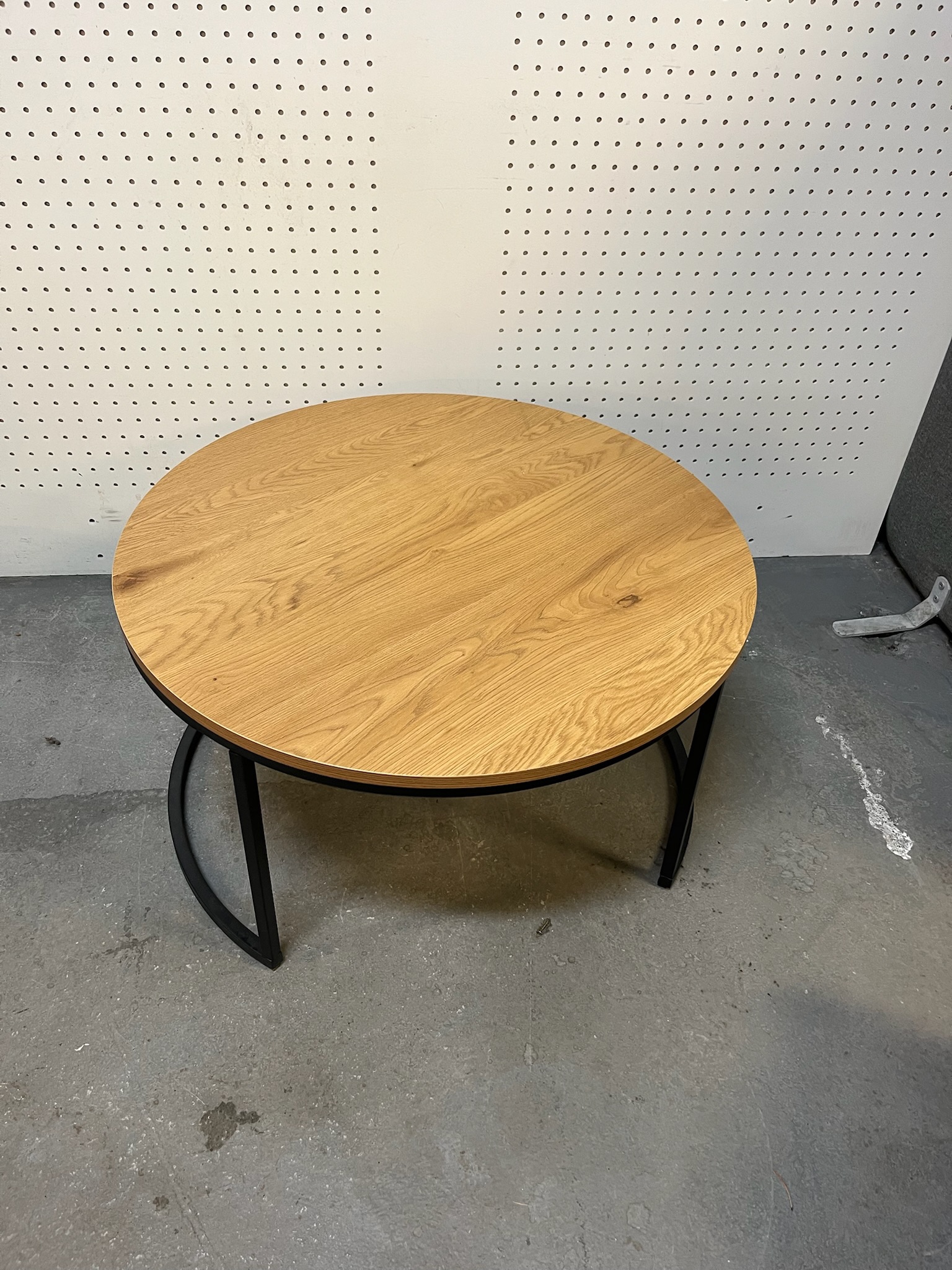 SELT / SOLD Tvö hringlaga sófaborð 6