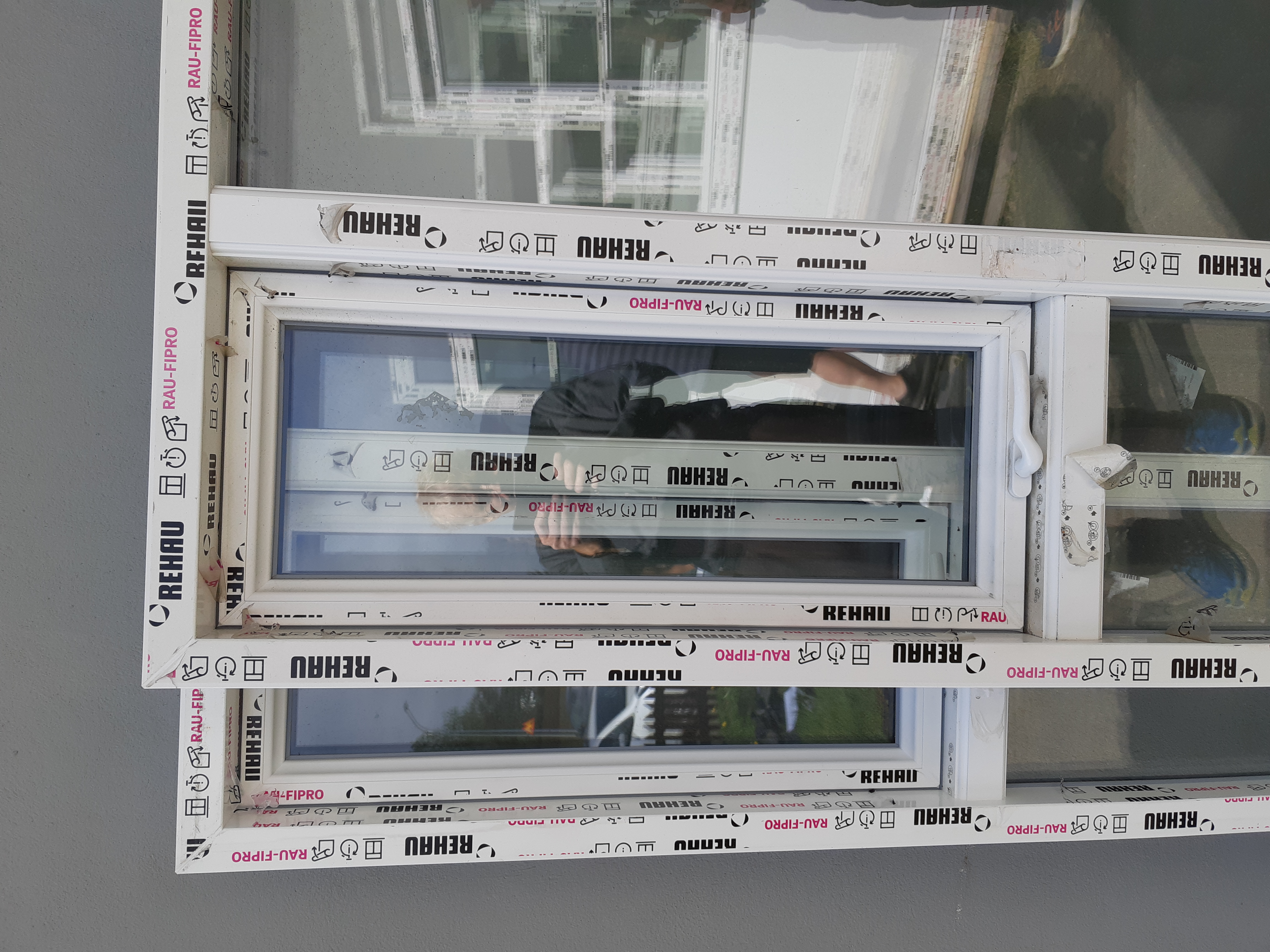 SELT / SOLD - Gluggi -L8 - nýr PVC - 216x168 sm - REHAU NORDIC 2