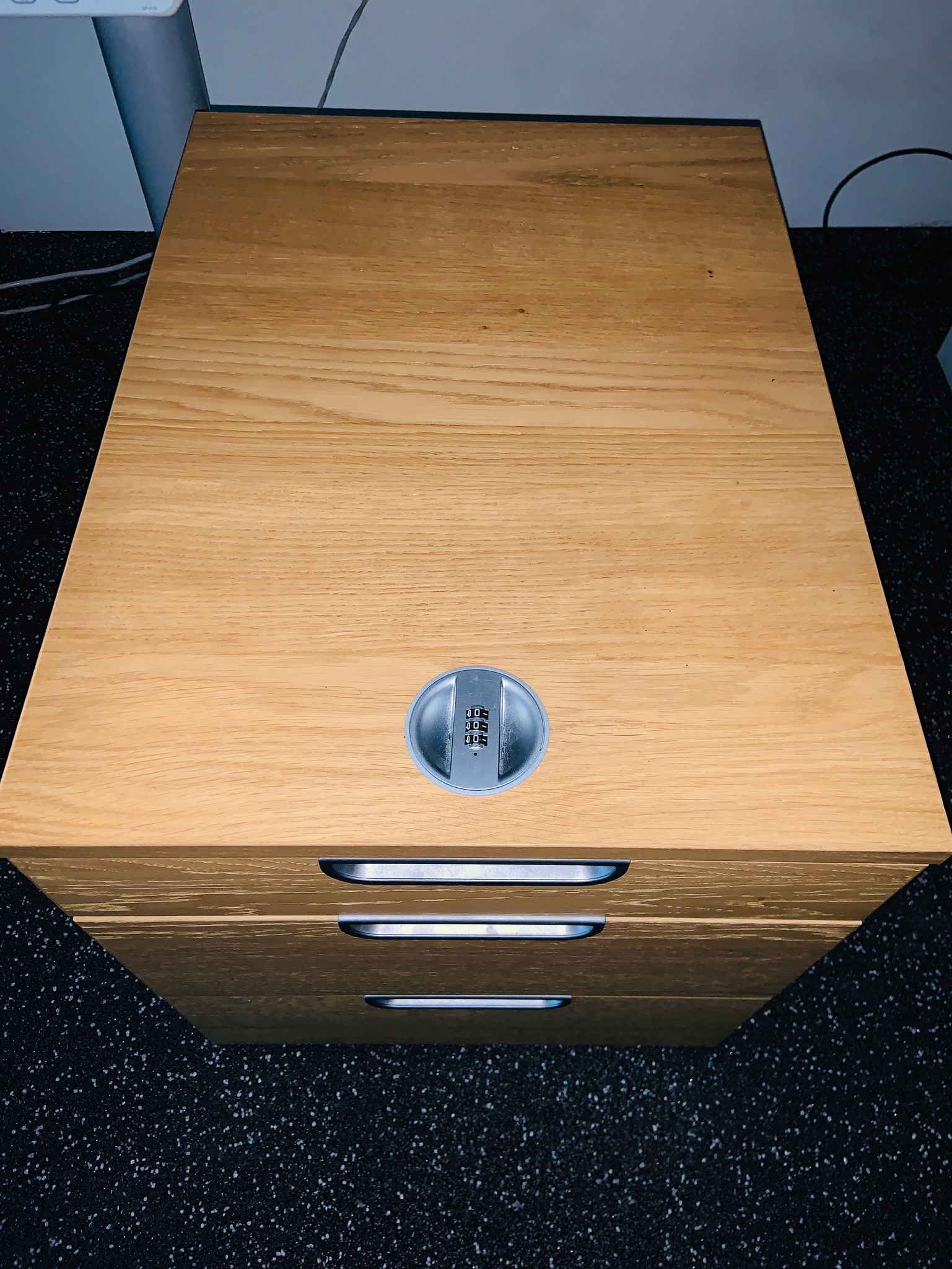 Selt/Endurnýtt- Galant skúffueining á hjólum frá IKEA 3