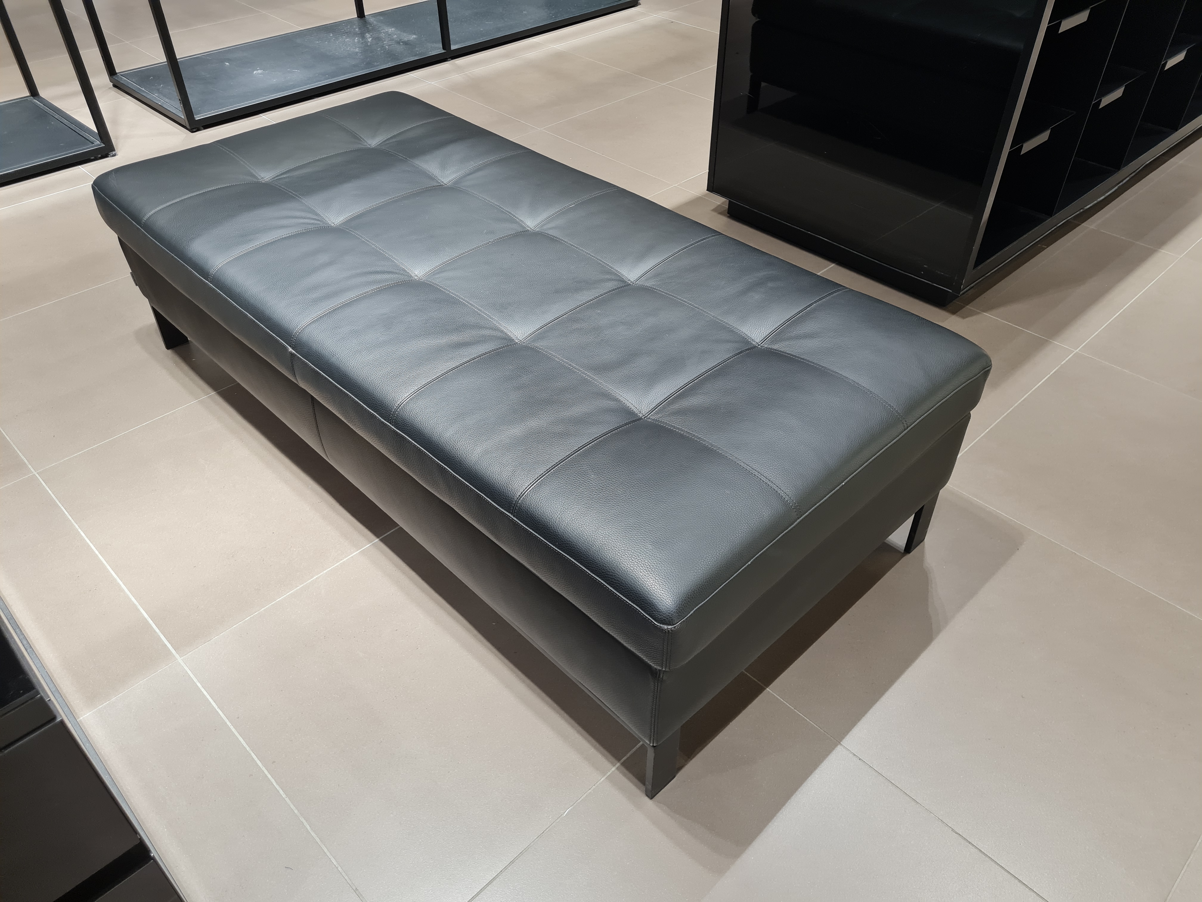 Selt/Endurnýtt-Walter Knoll - leðurbekkur úr CASA 3