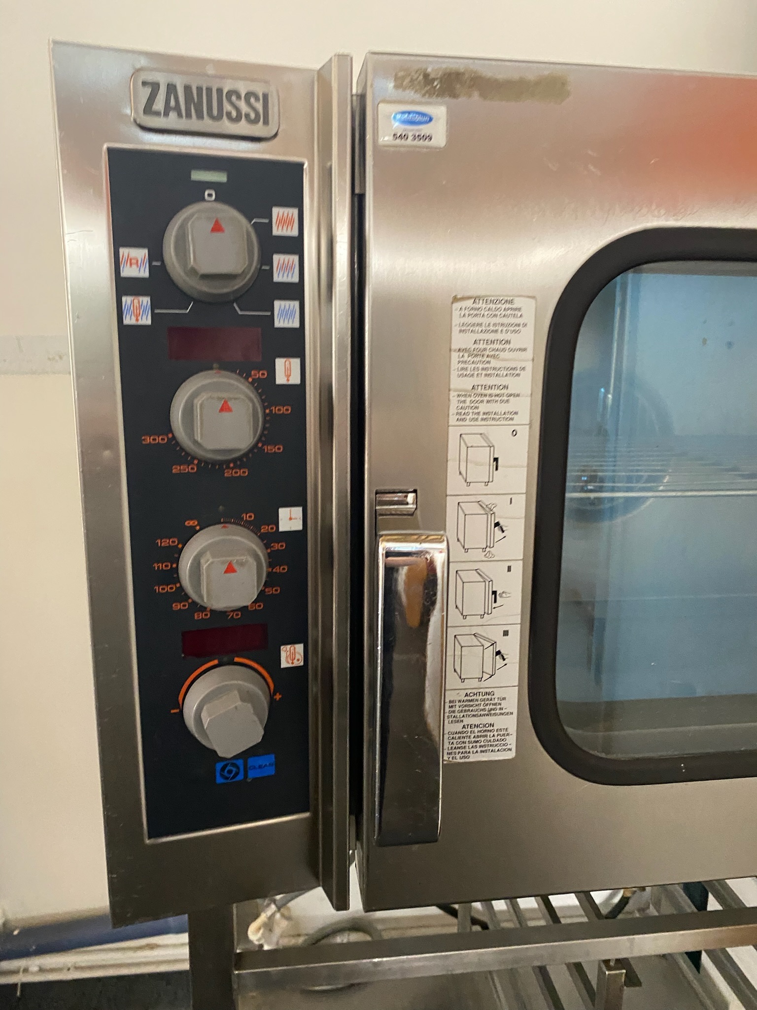 SELT / SOLD Zanussi ofn, 5 skúffur 3