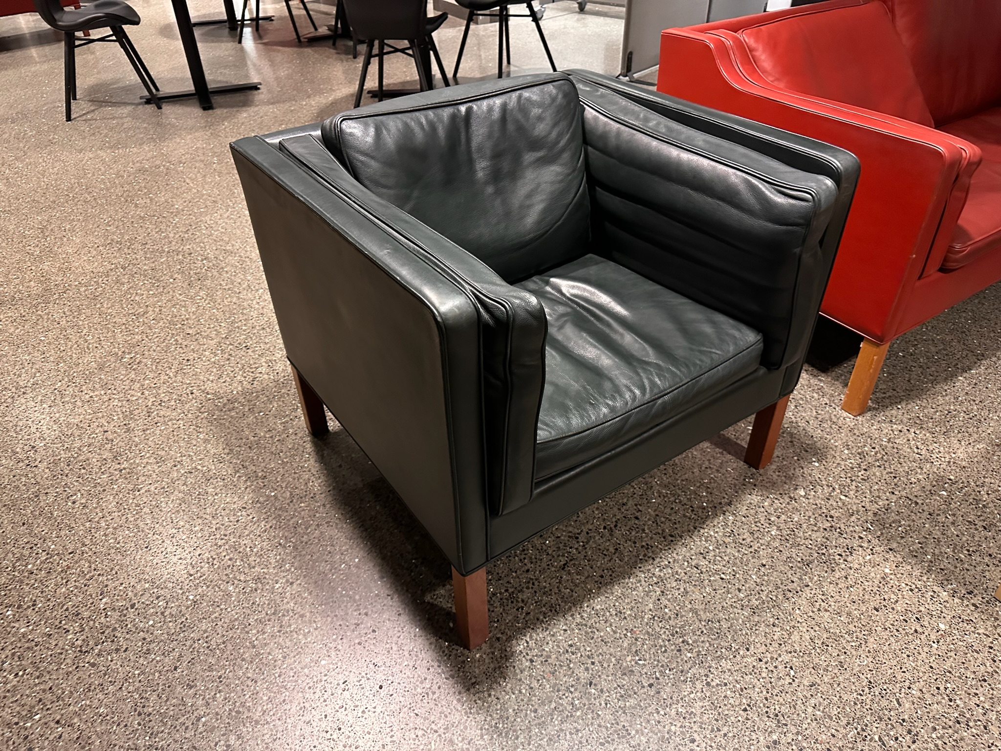 SELT / SOLD Børge Mogensen - handsmíðaður leðurstóll