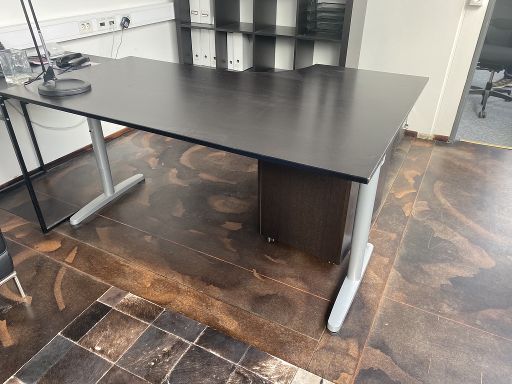 SELT / SOLD IKEA skrifborð, 160 x 80 sm. 2