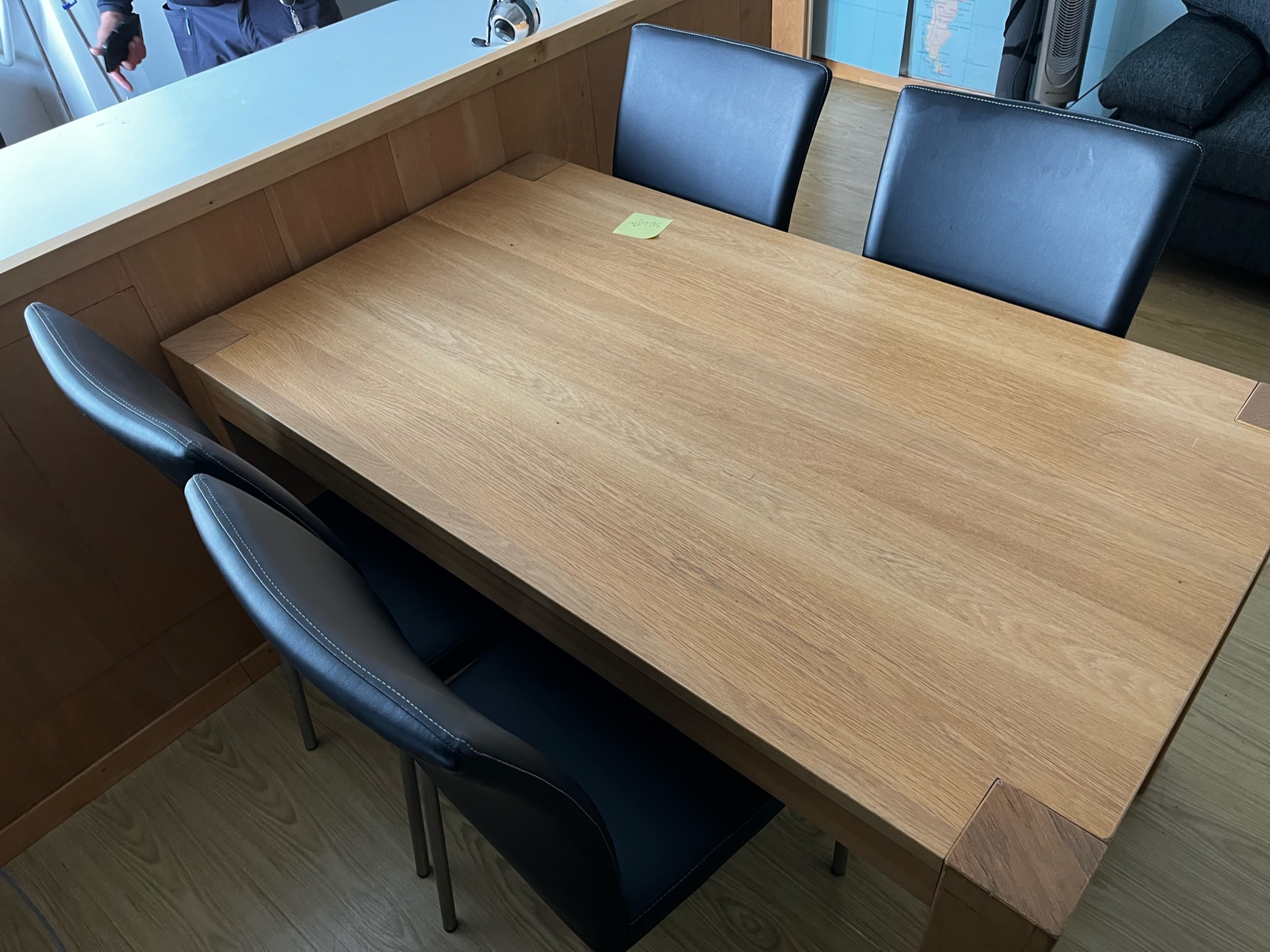 SELT / SOLD - Eldhús/borðstofuborð 6