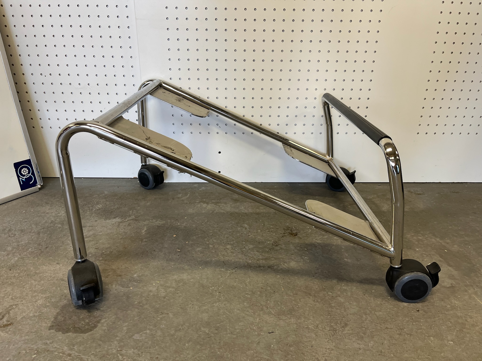 SELT / SOLD Stólavagn frá Hirzlunni 2
