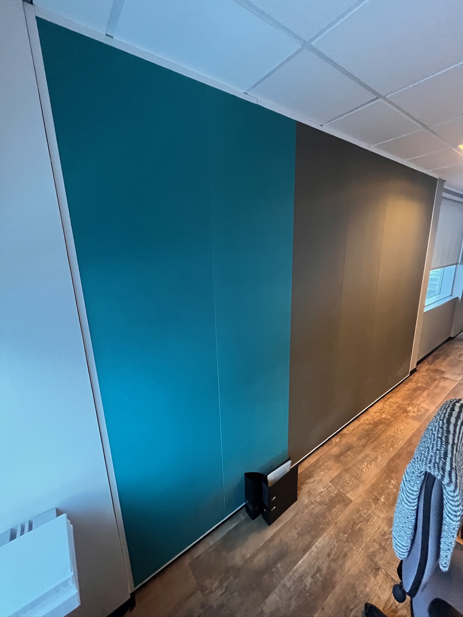 SELT / SOLD - Veggjaklæðning hljóðeinangrandi blár/grár H246 x B360 sm. 2