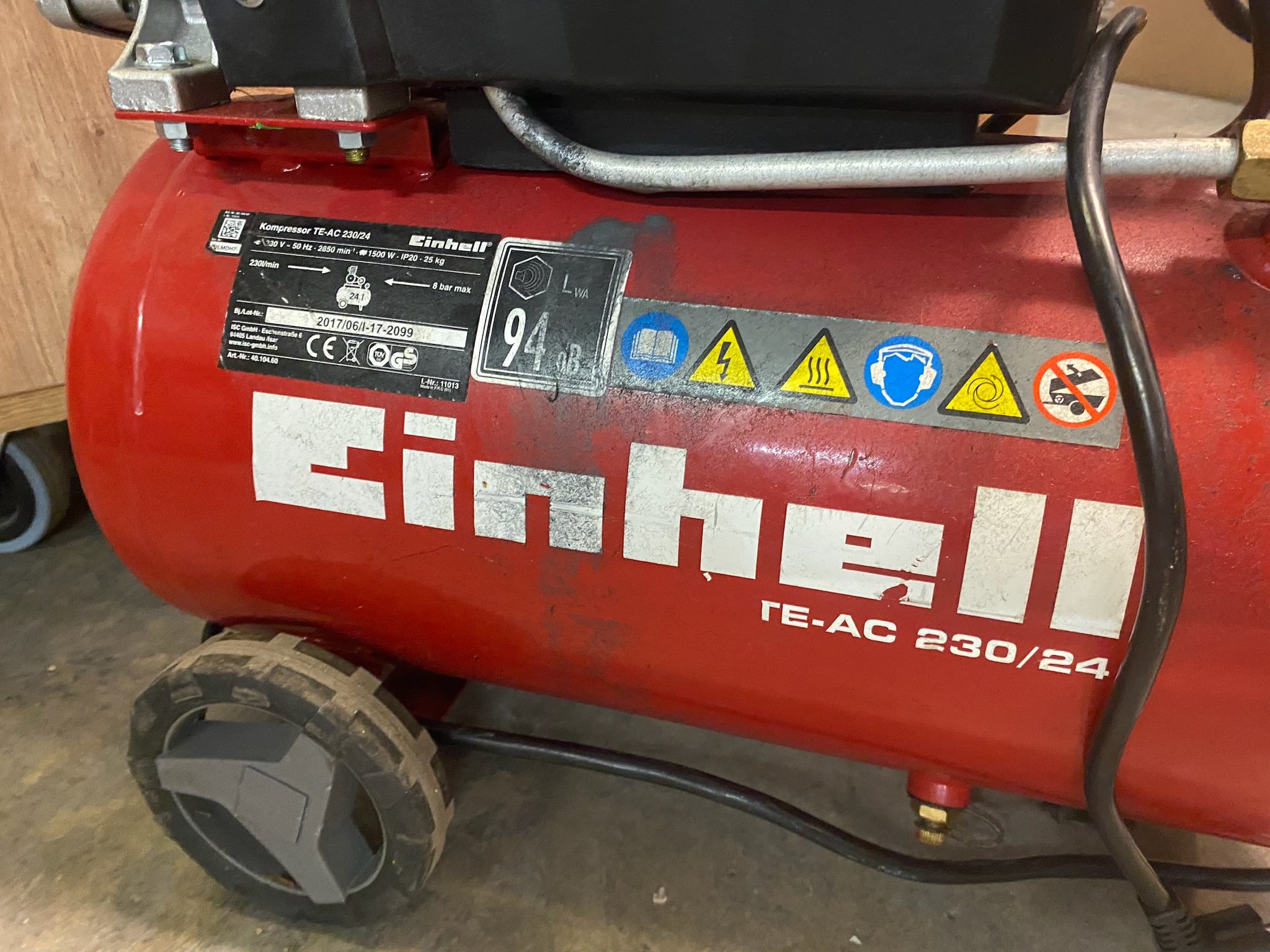 SELT / SOLD - Einhell loftpressa, 24 lítra tankur 3