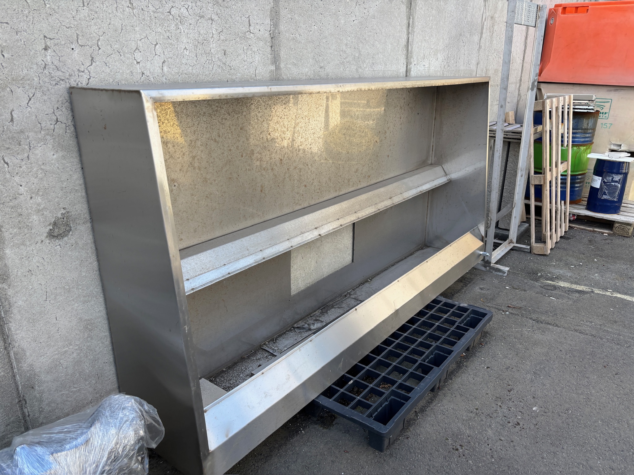 SELT / SOLD Háfur án mótor/loftræstingar, B251xD123xH45sm.