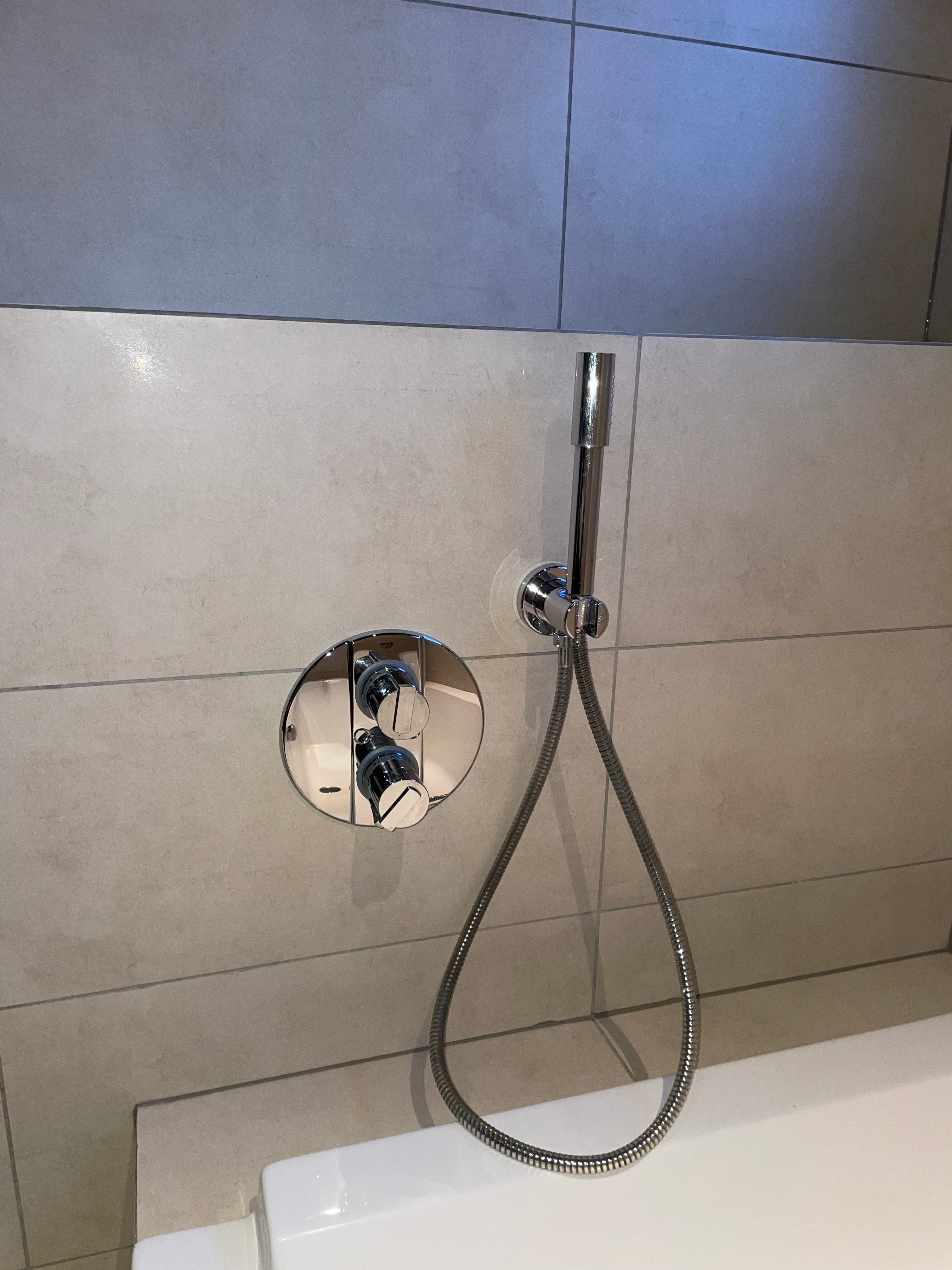 SELT / SOLD Vandað baðkar og Grohe blöndunartæki 2